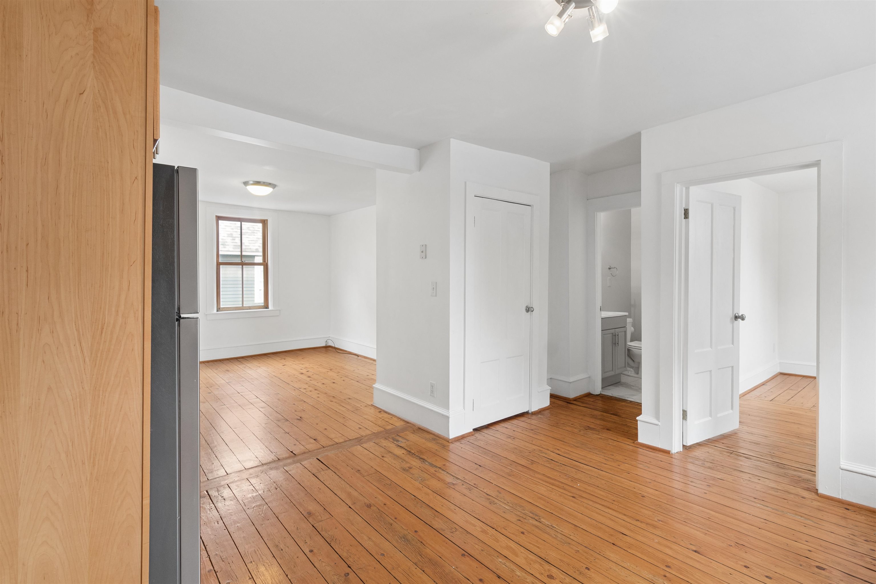 44 Marble Avenue Unit: 4