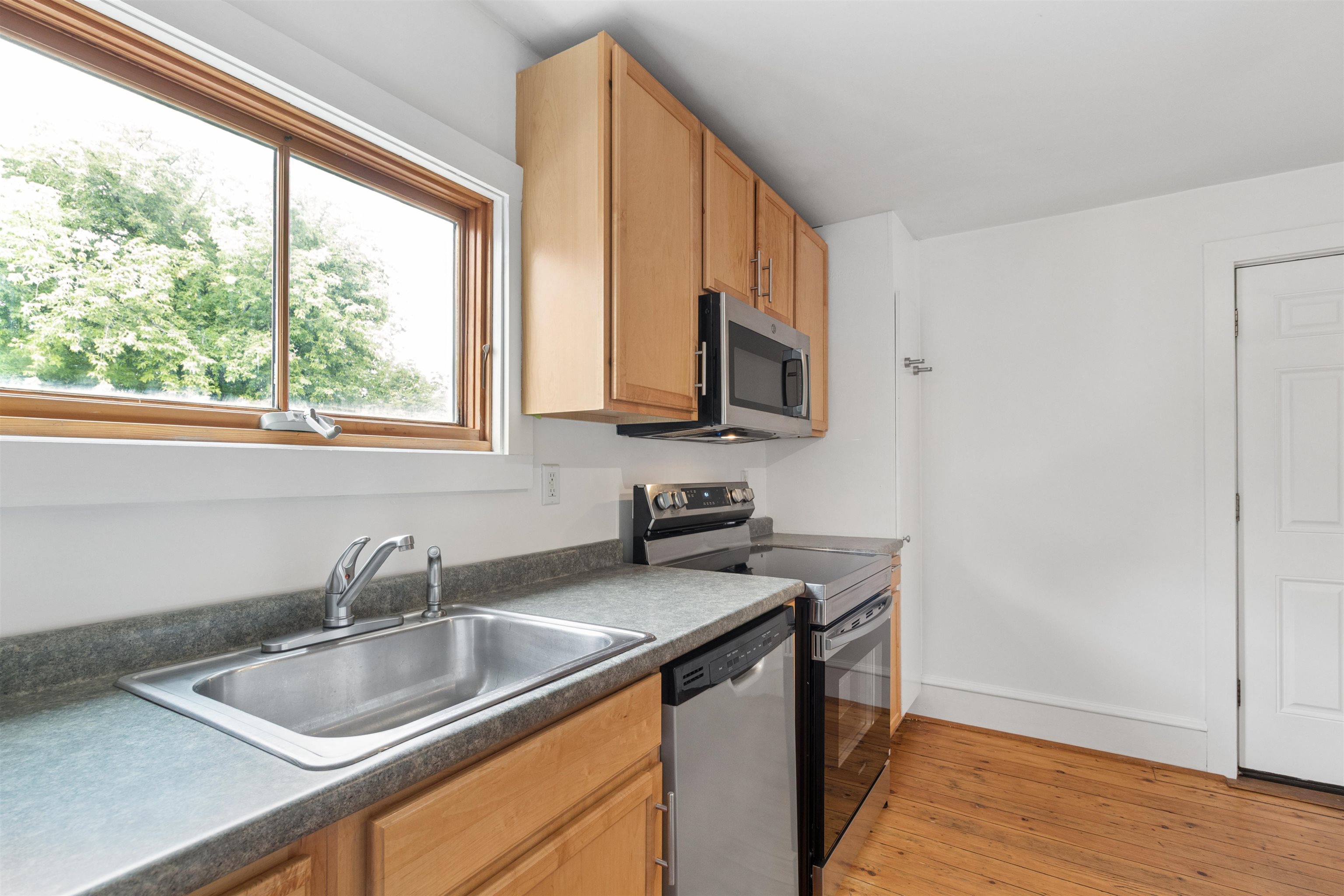 44 Marble Avenue Unit: 4