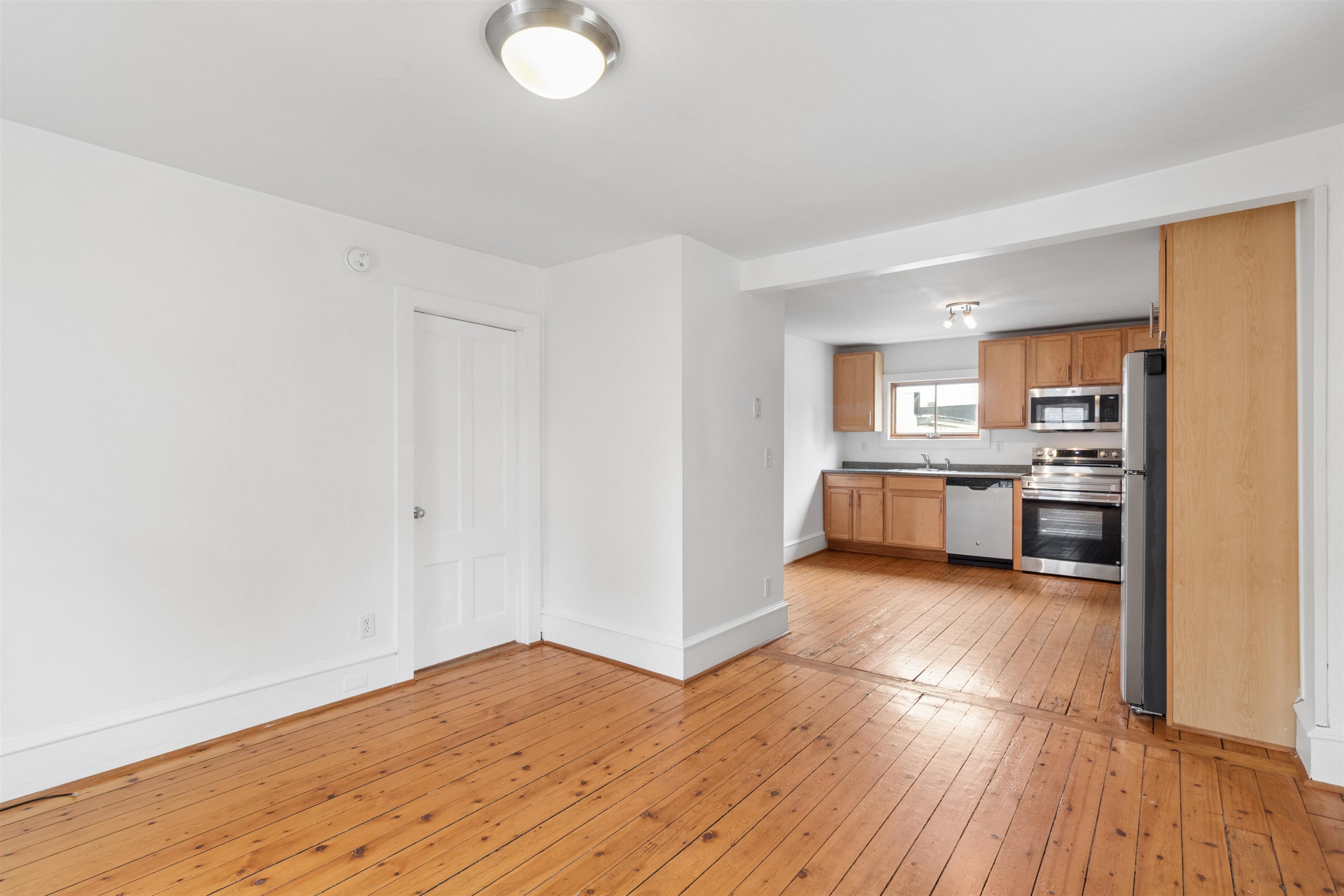 44 Marble Avenue Unit: 4