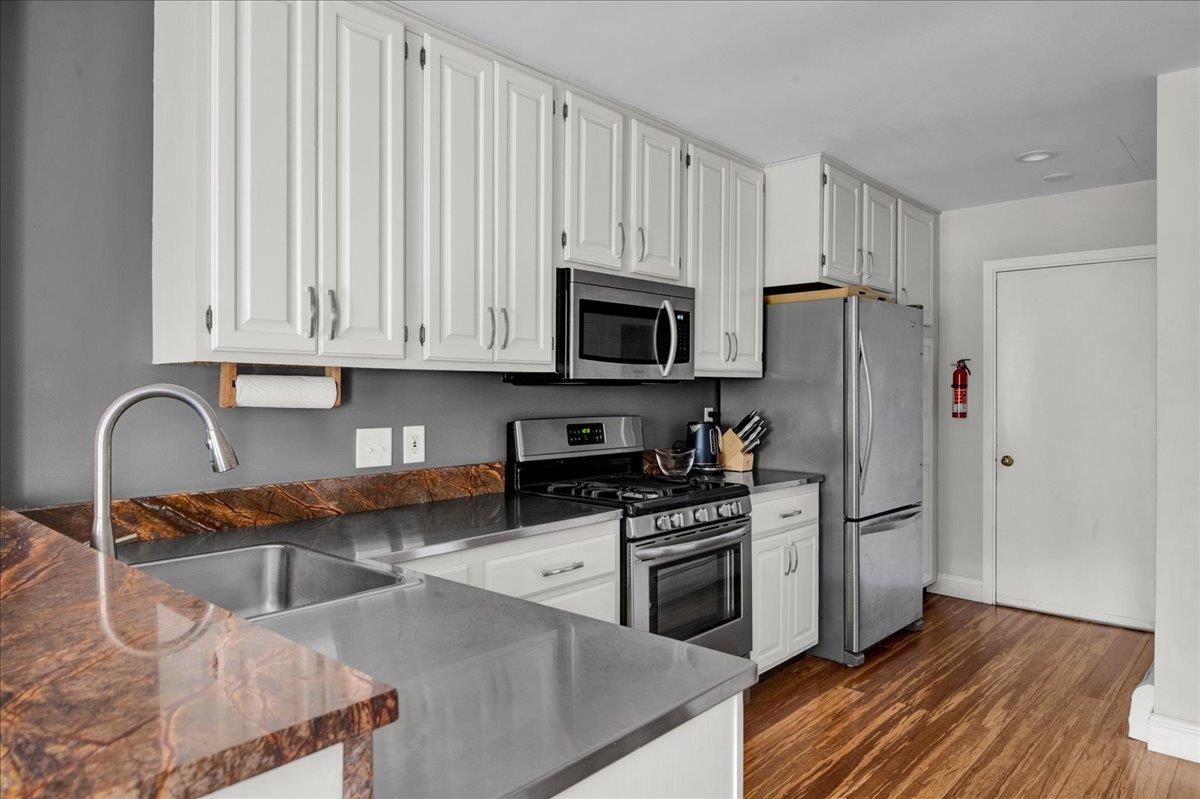 3 Lake Forest Drive