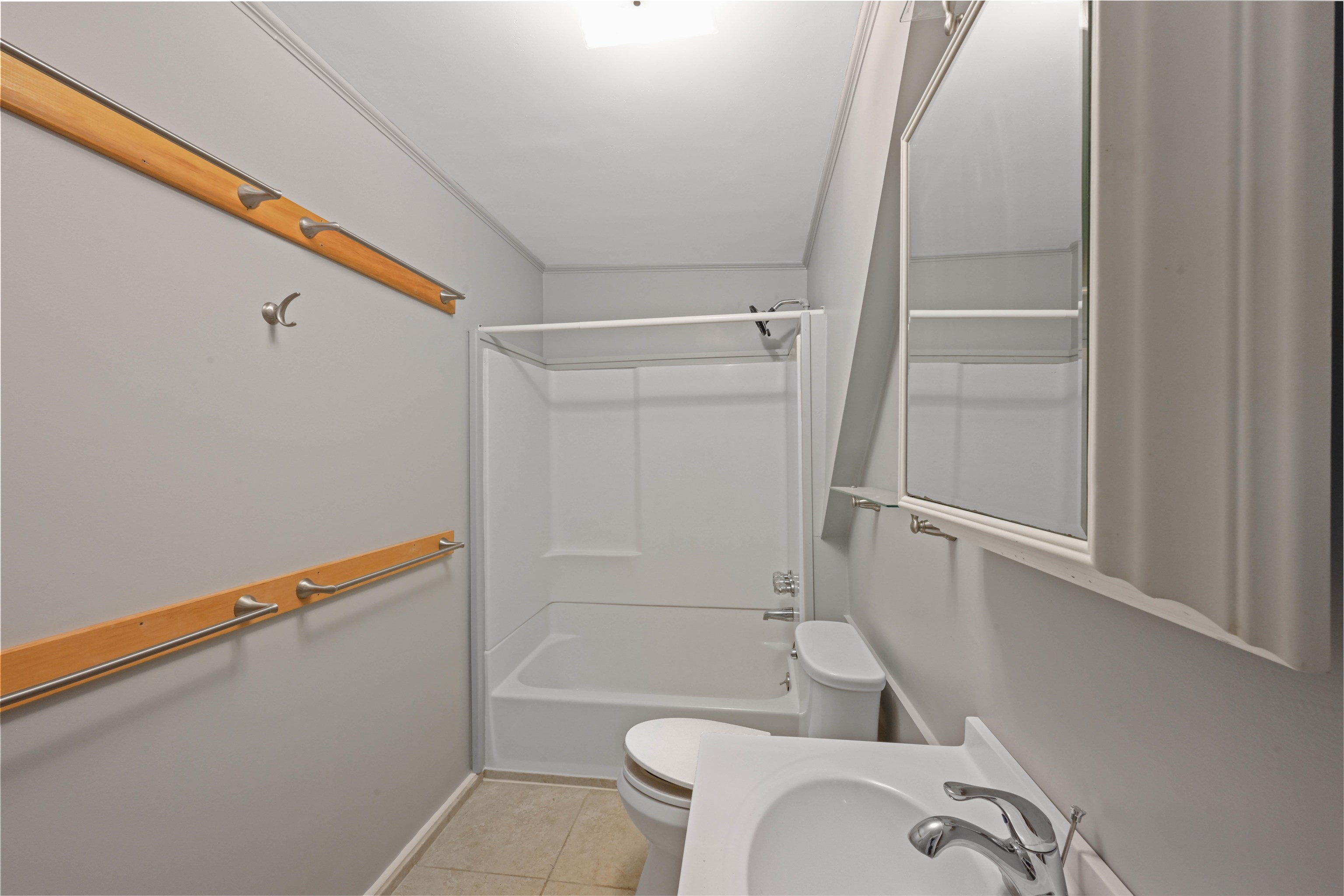 36 Seymour Street Unit: 1