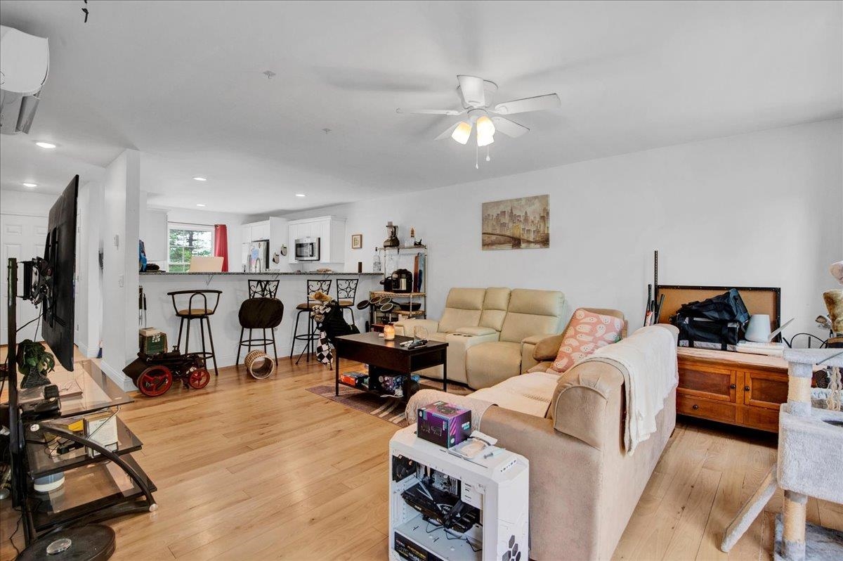 9 Country Commons Unit: B