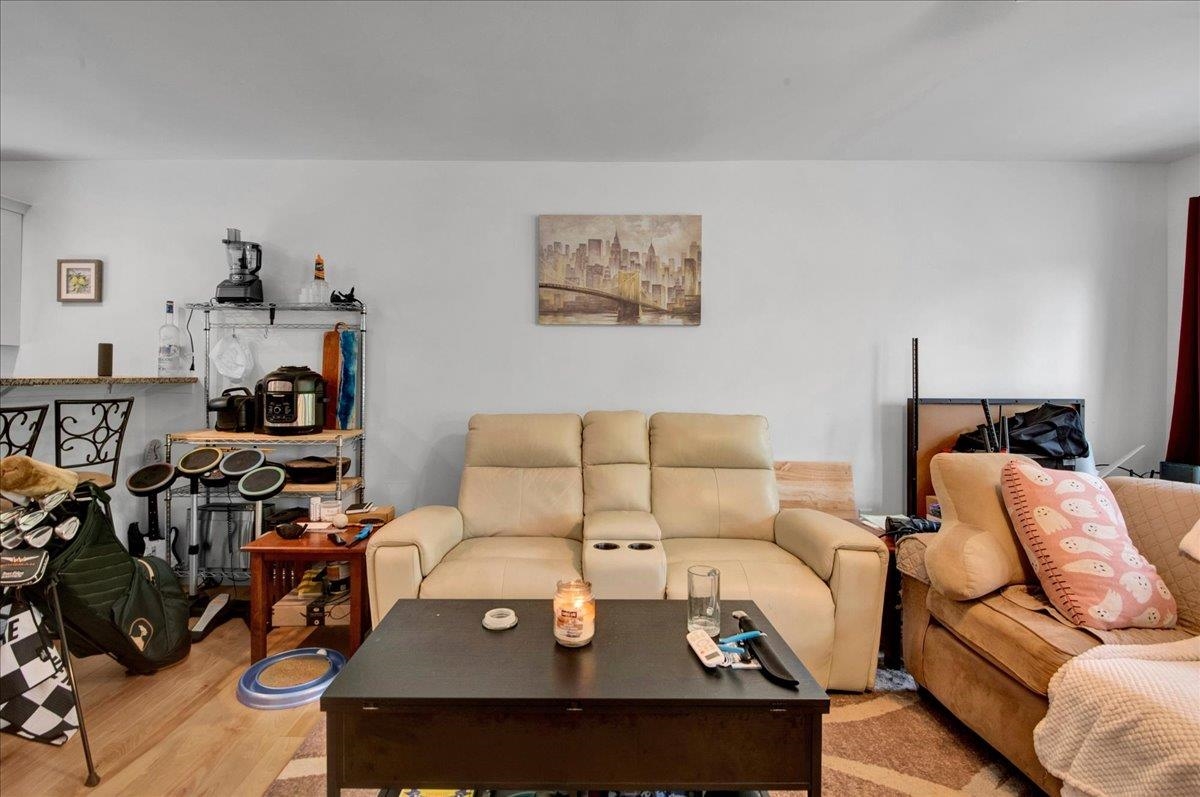 9 Country Commons Unit: B