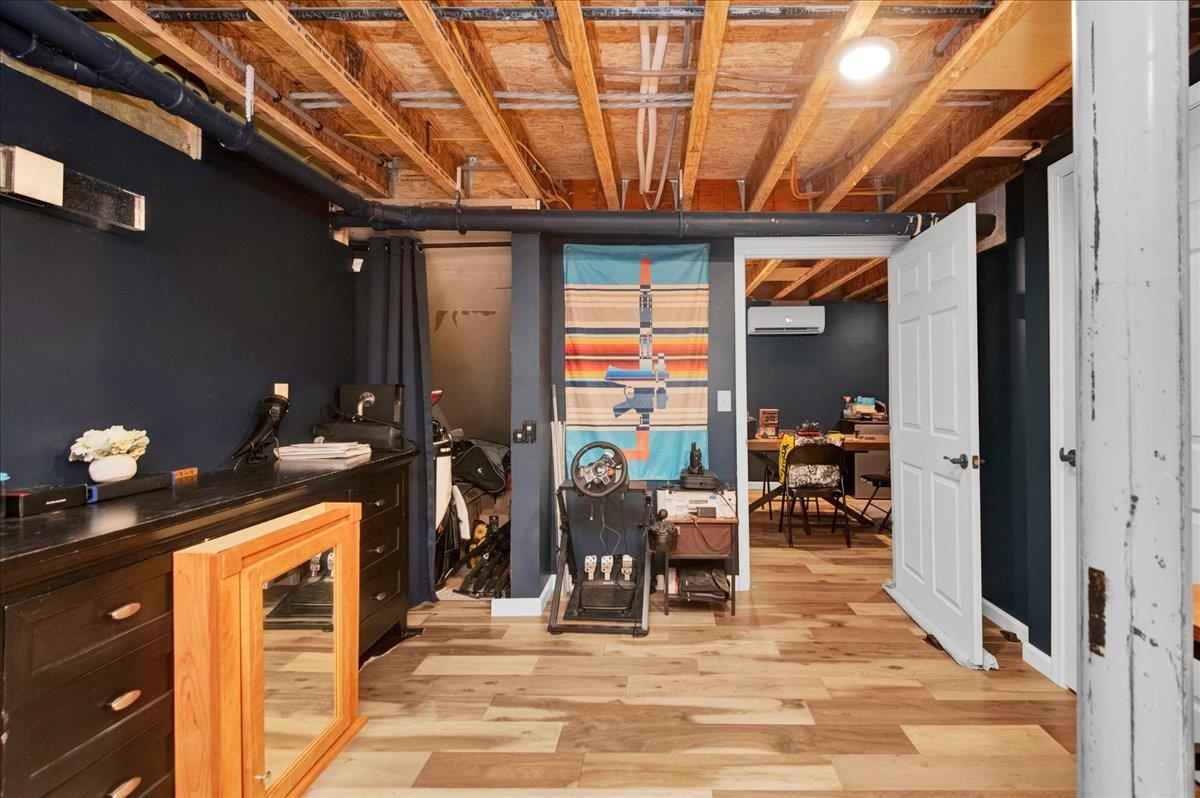 9 Country Commons Unit: B