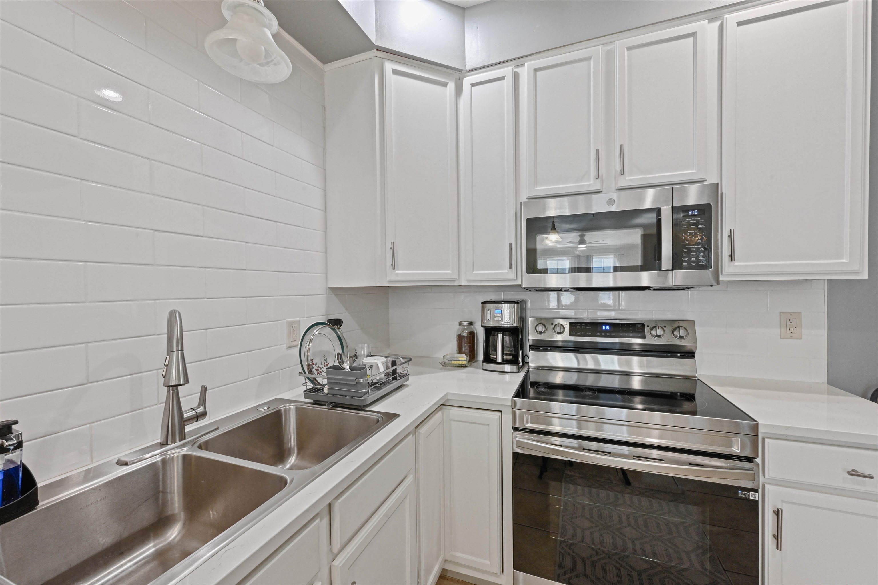 1044 North Avenue Unit: 8