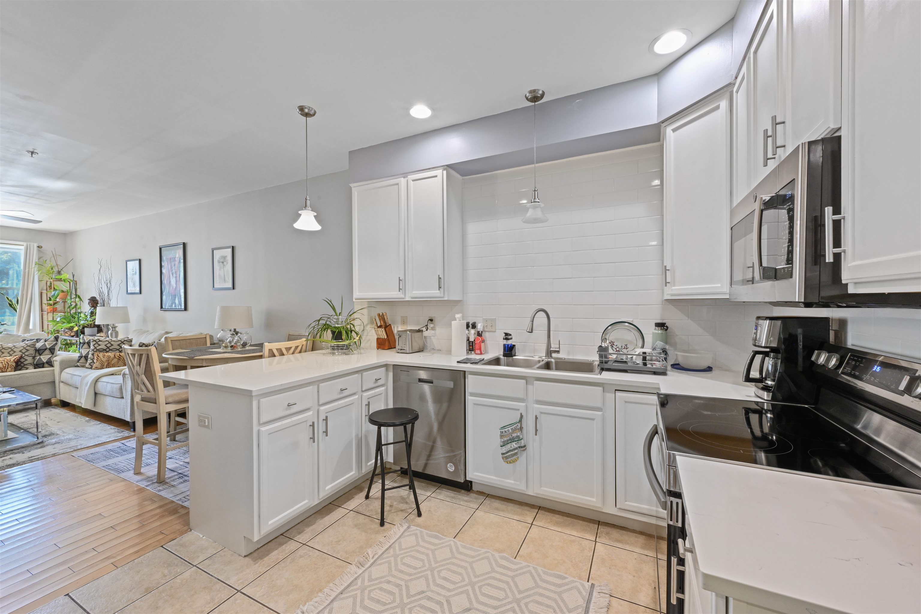1044 North Avenue Unit: 8