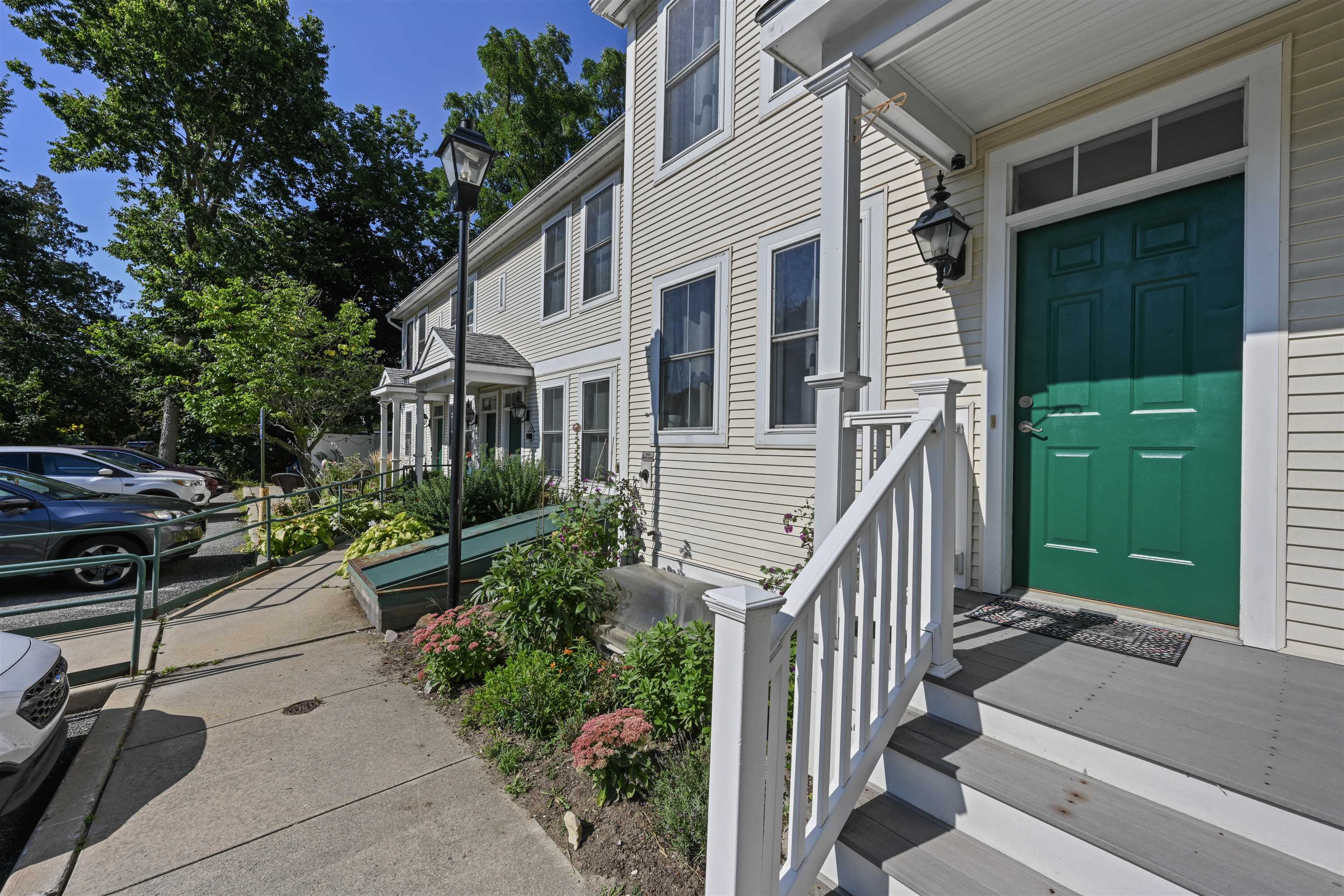 1044 North Avenue Unit: 8