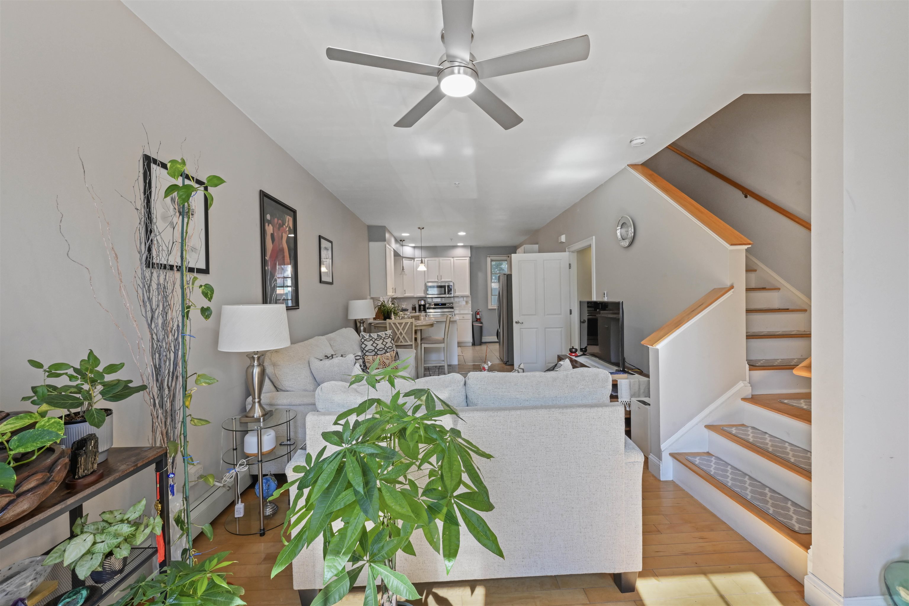 1044 North Avenue Unit: 8