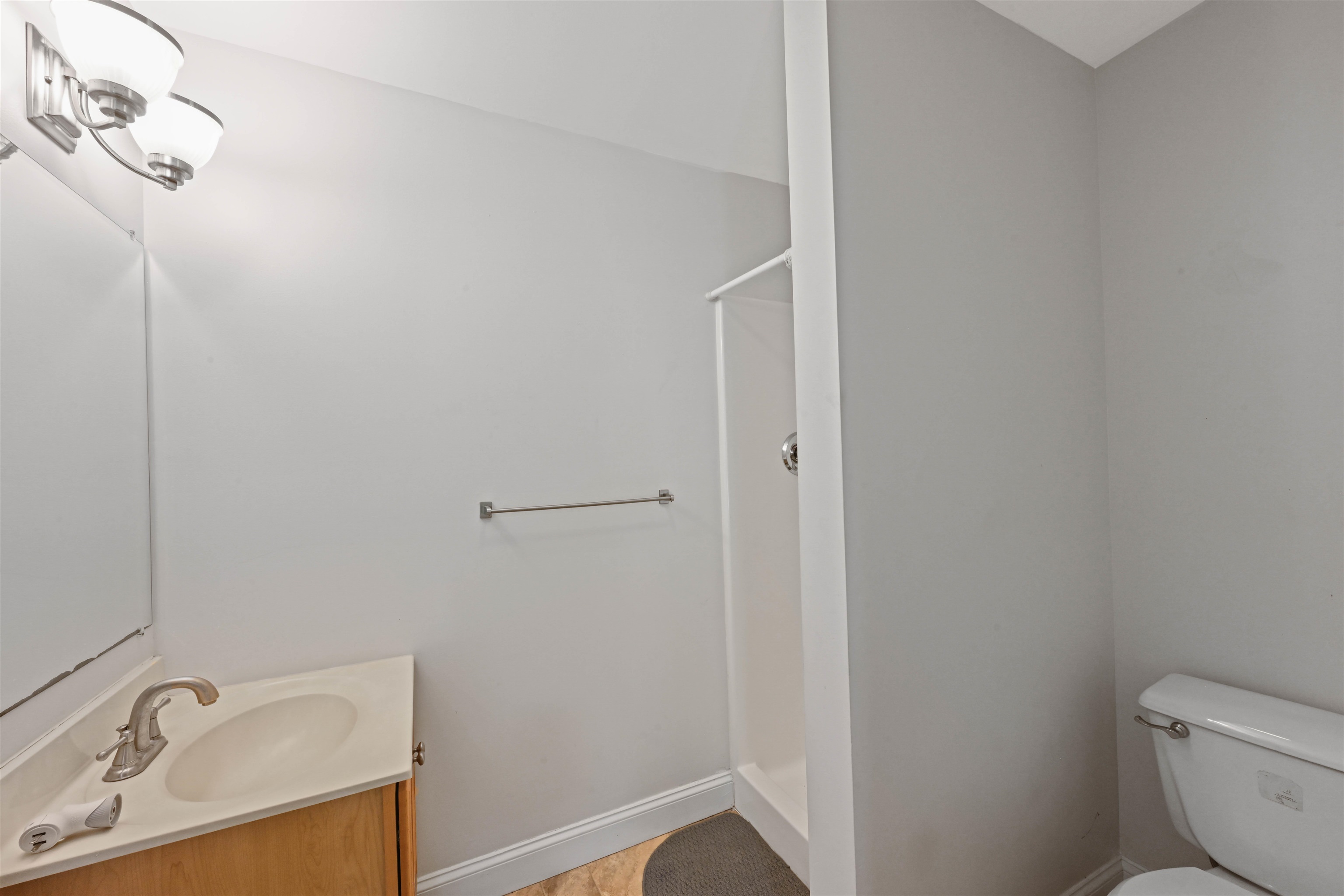 1044 North Avenue Unit: 8