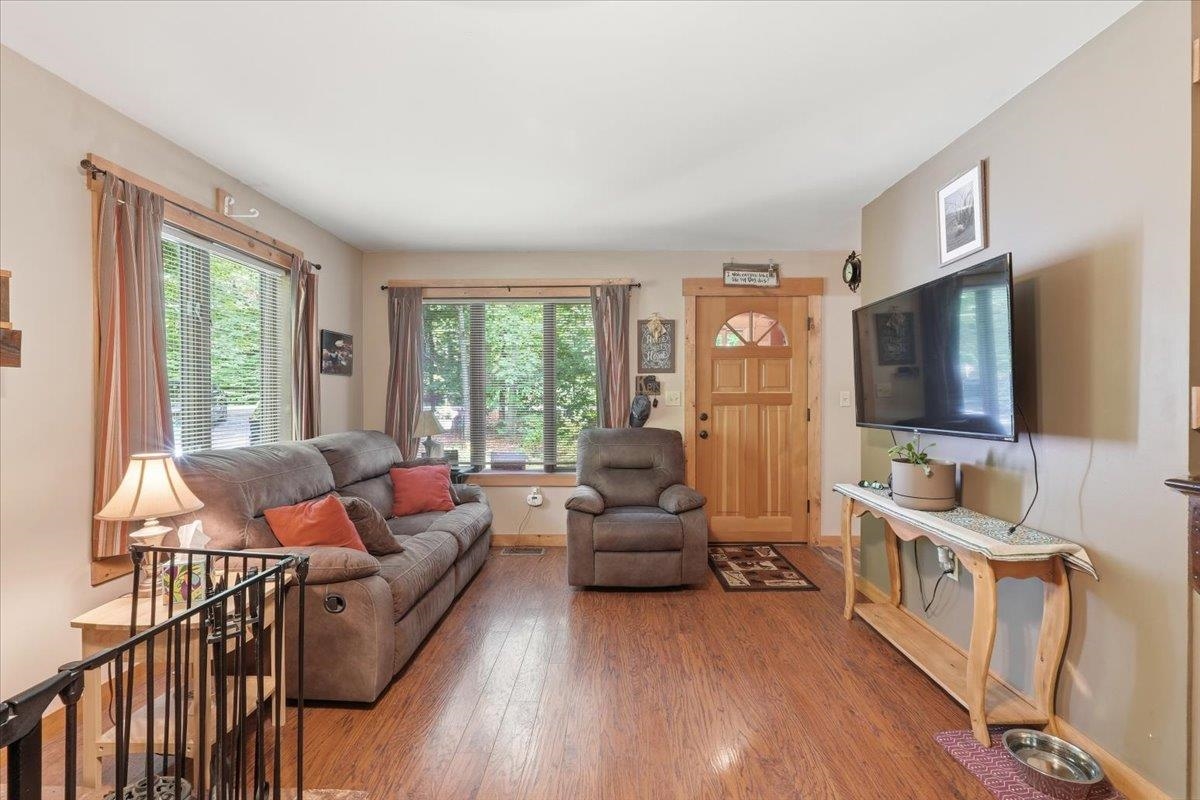 17 Forest Ridge Road