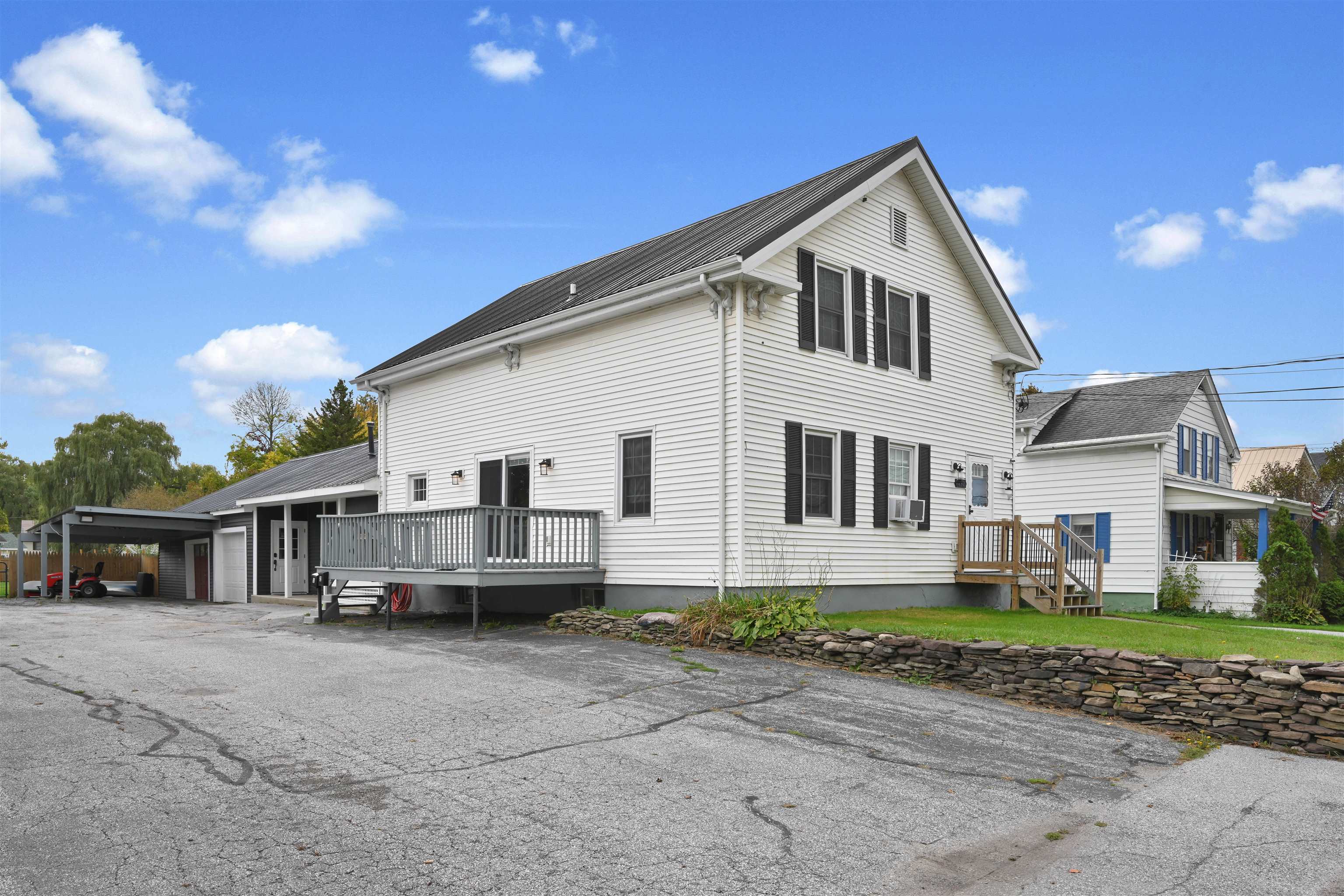 292 Lake Street