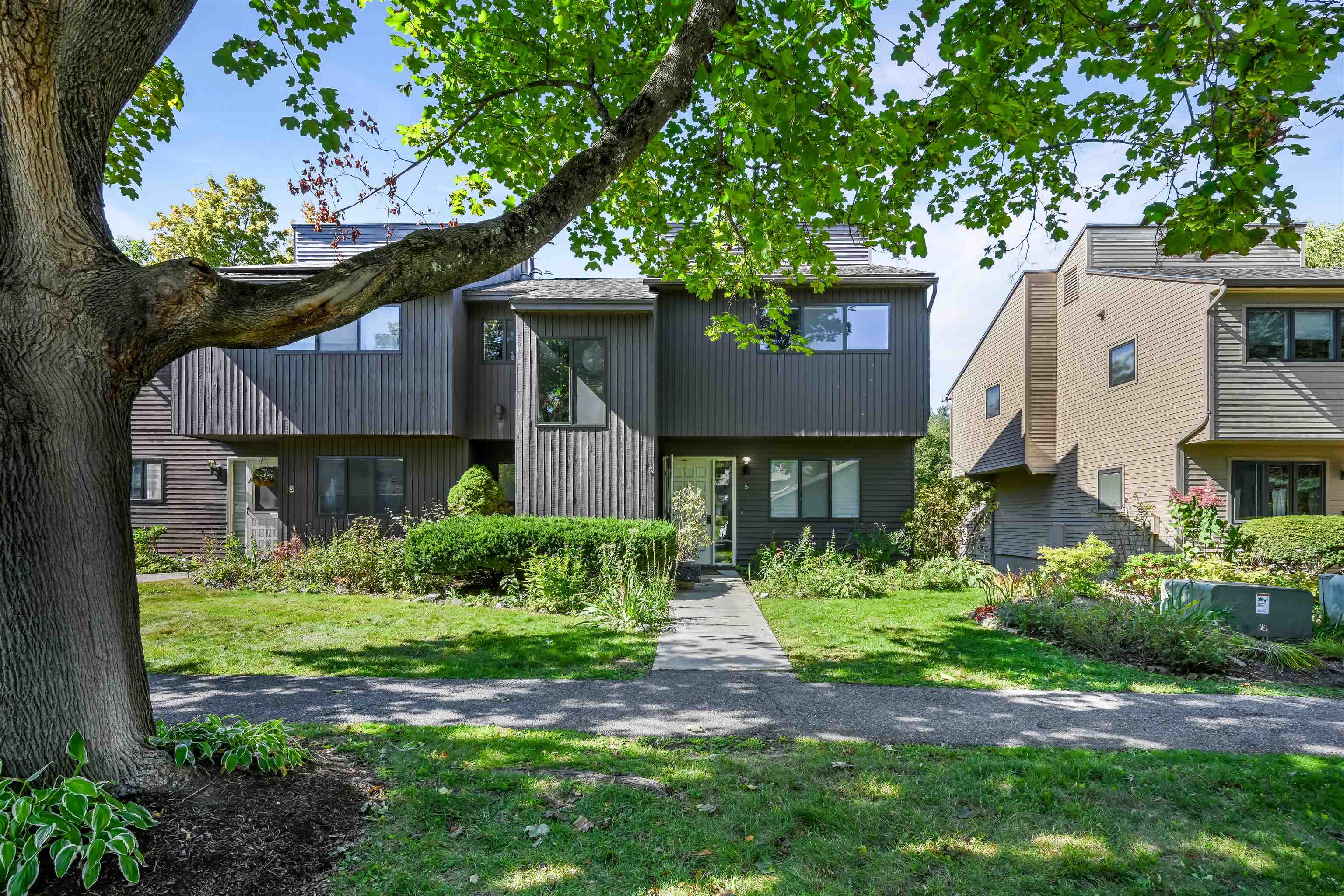 5 Lexington Green Street