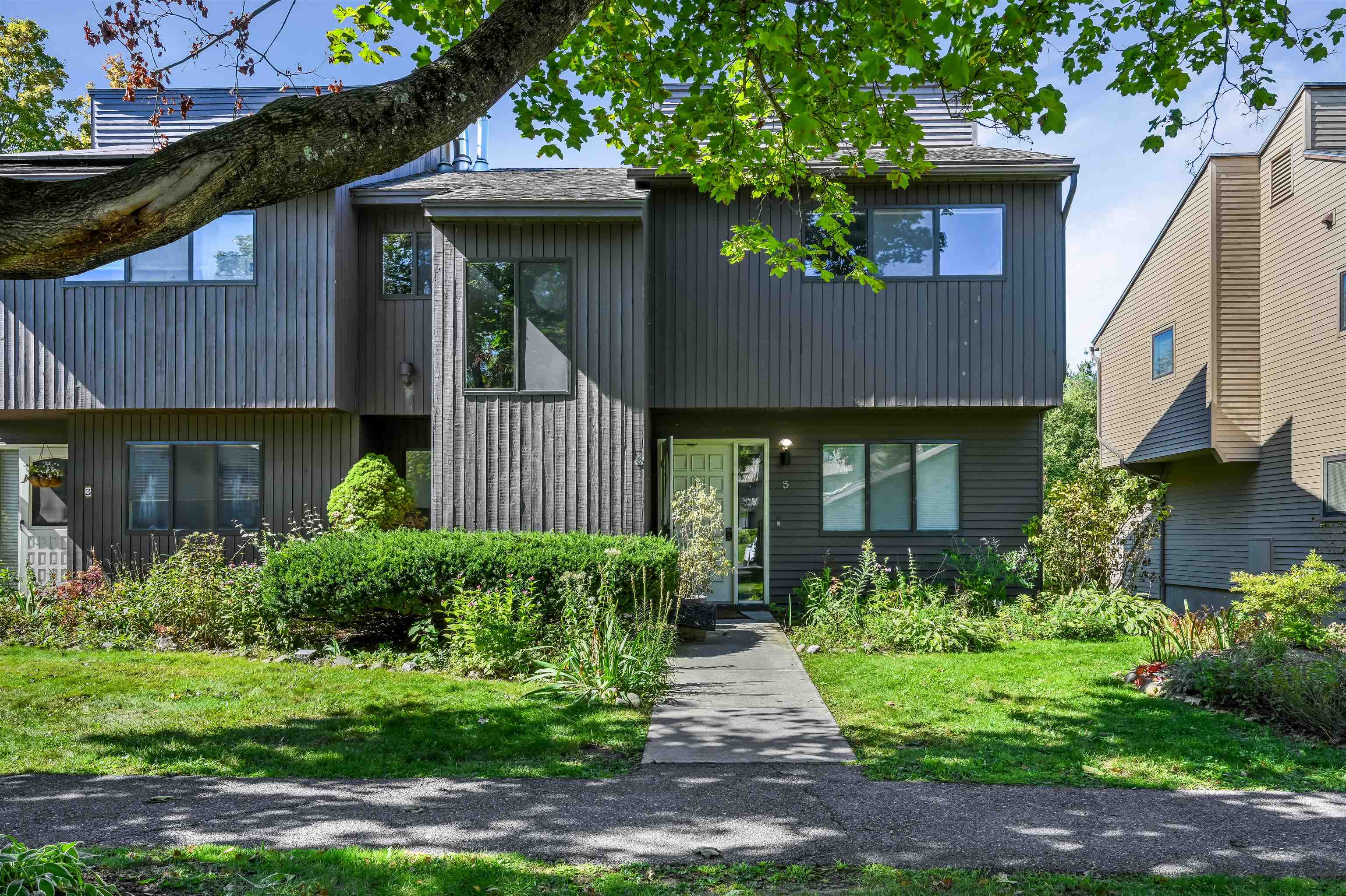 5 Lexington Green Street