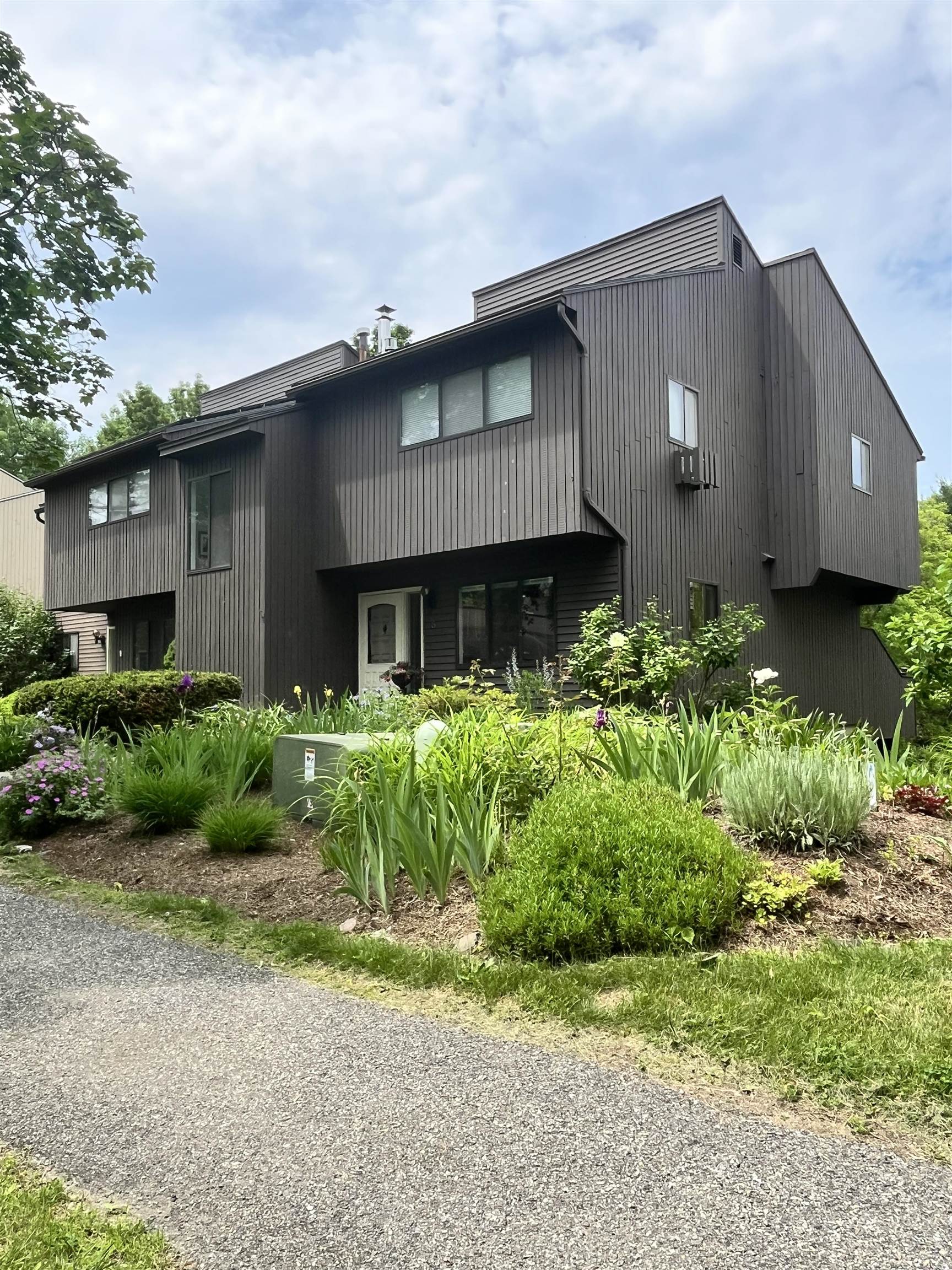 5 Lexington Green Street
