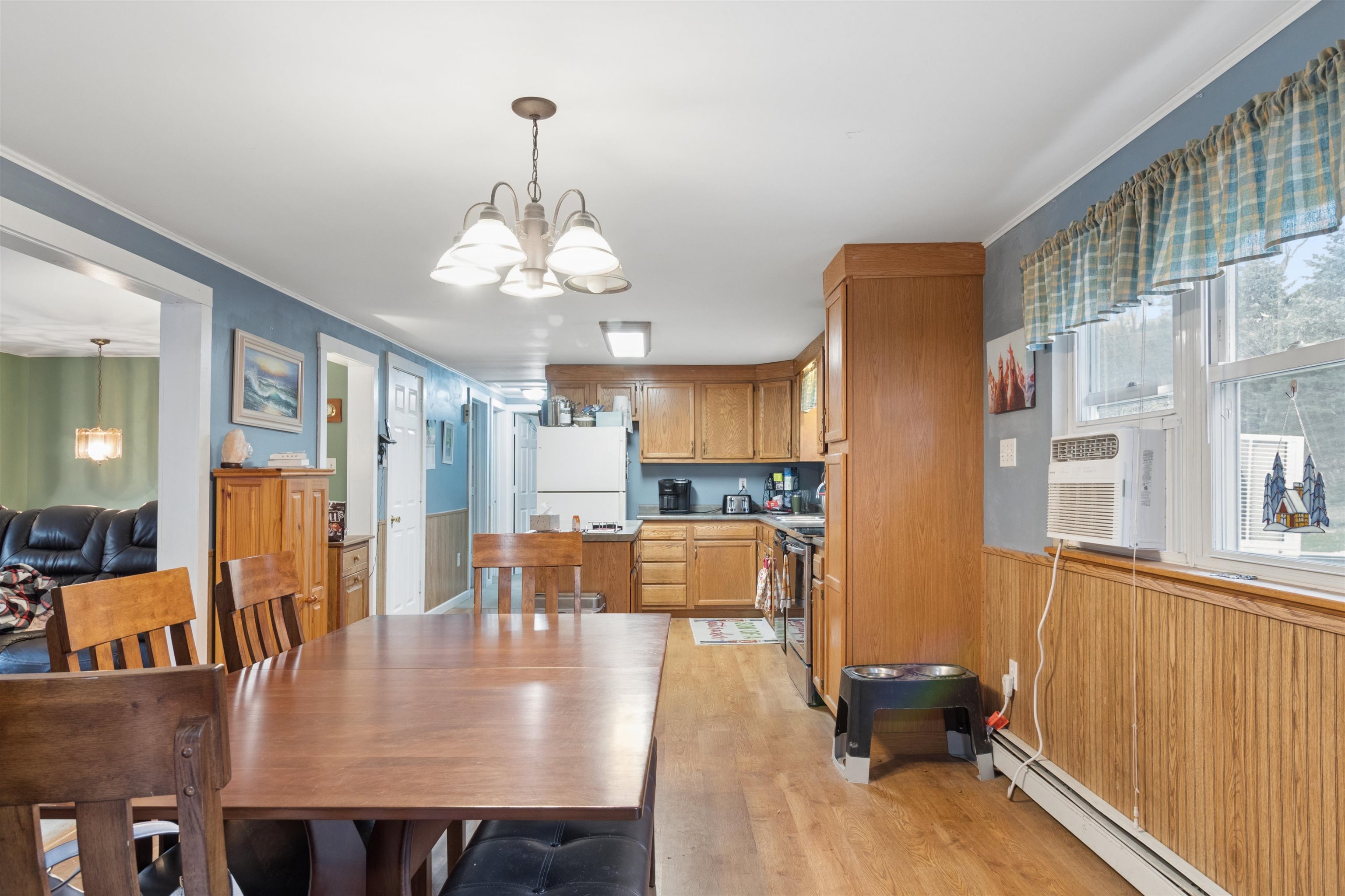 373 East Roxbury Road