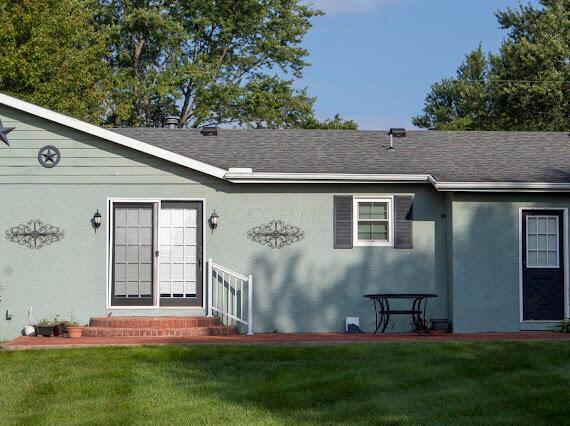 2335 W Choctaw Drive