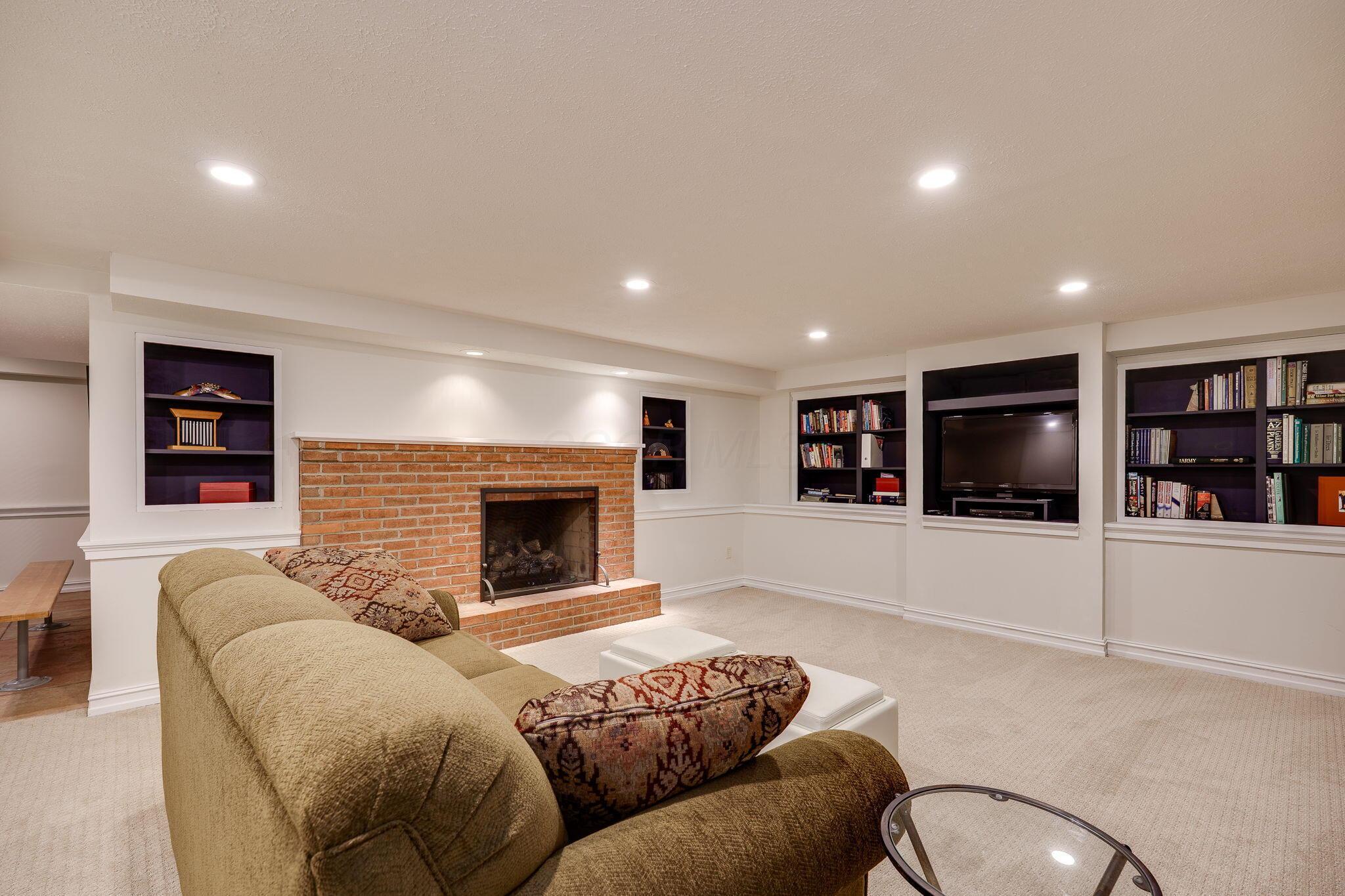 5846 Folkestone Drive