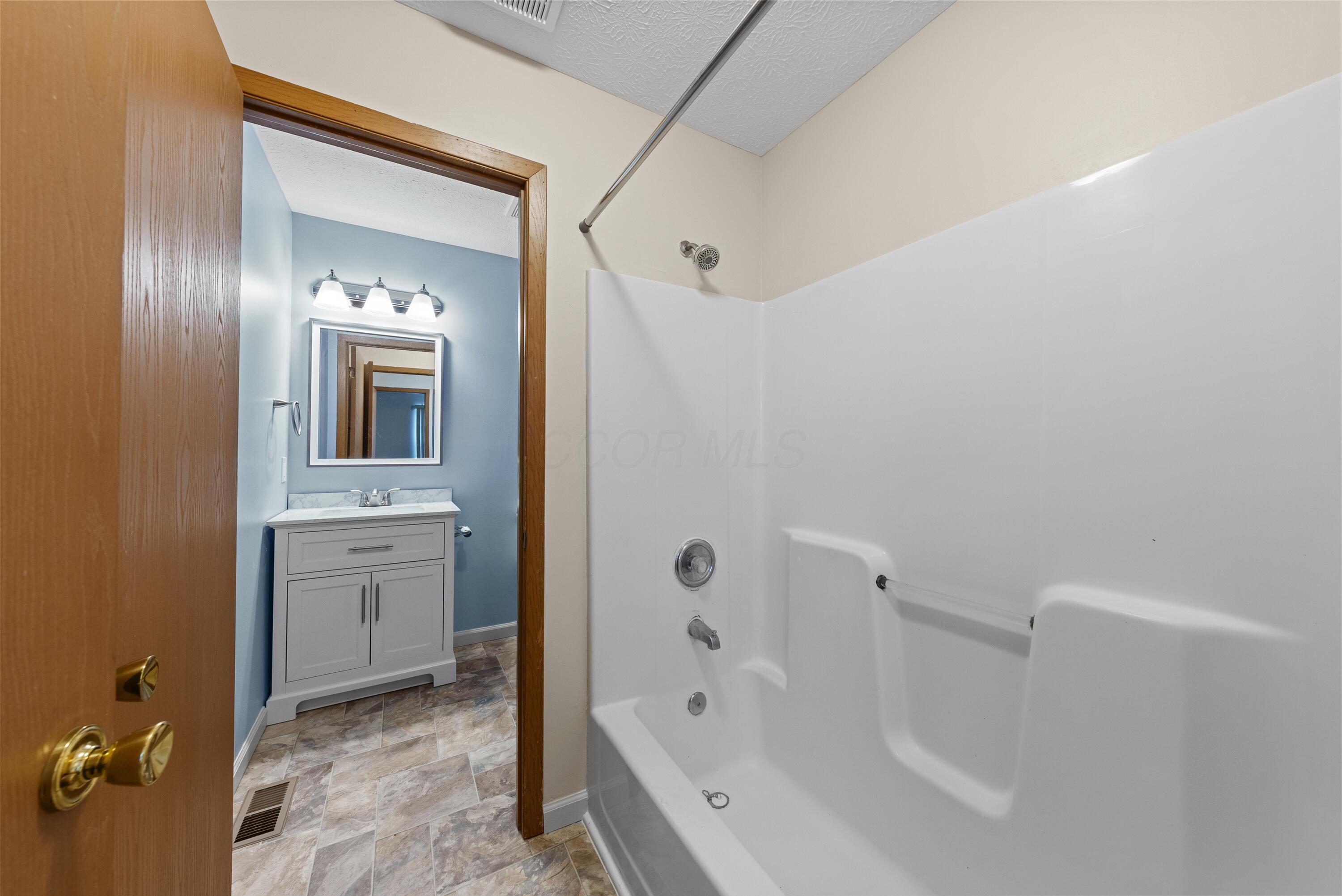 442 Courtland Lane, Pickerington