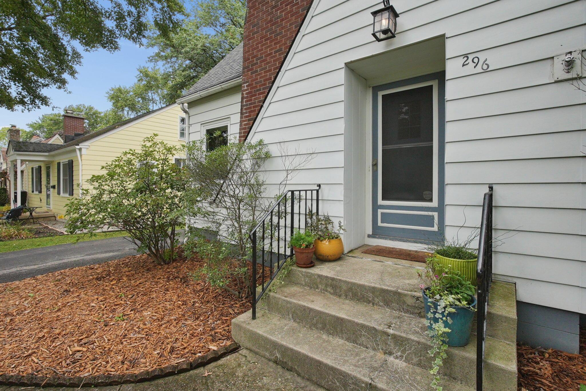 296 E Beaumont Road