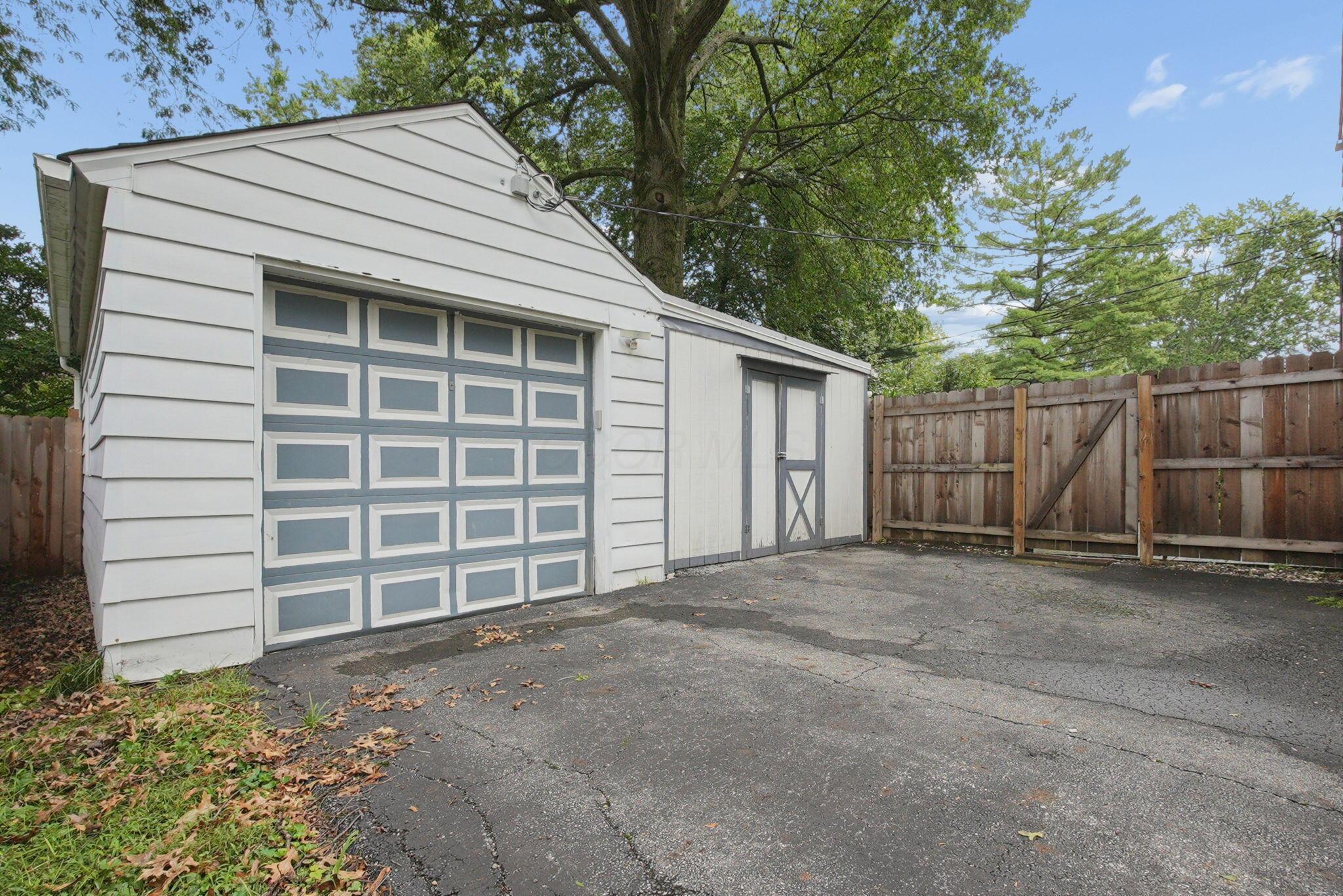 296 E Beaumont Road