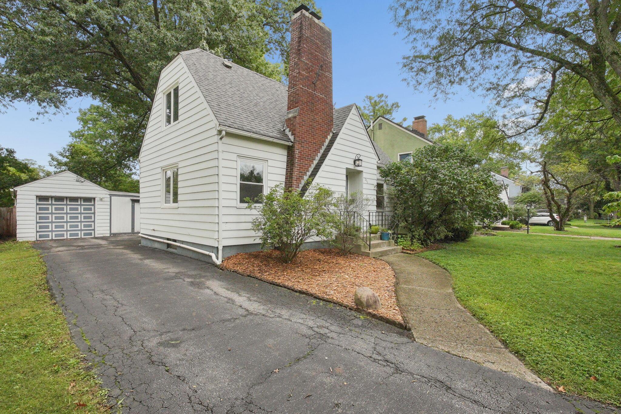 296 E Beaumont Road