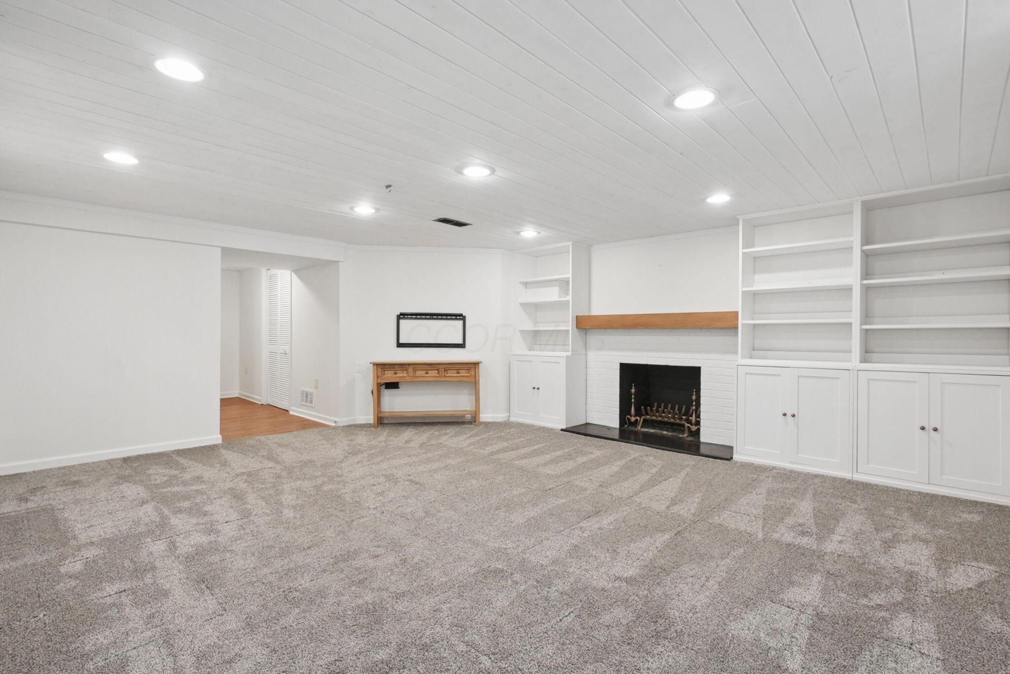 296 E Beaumont Road