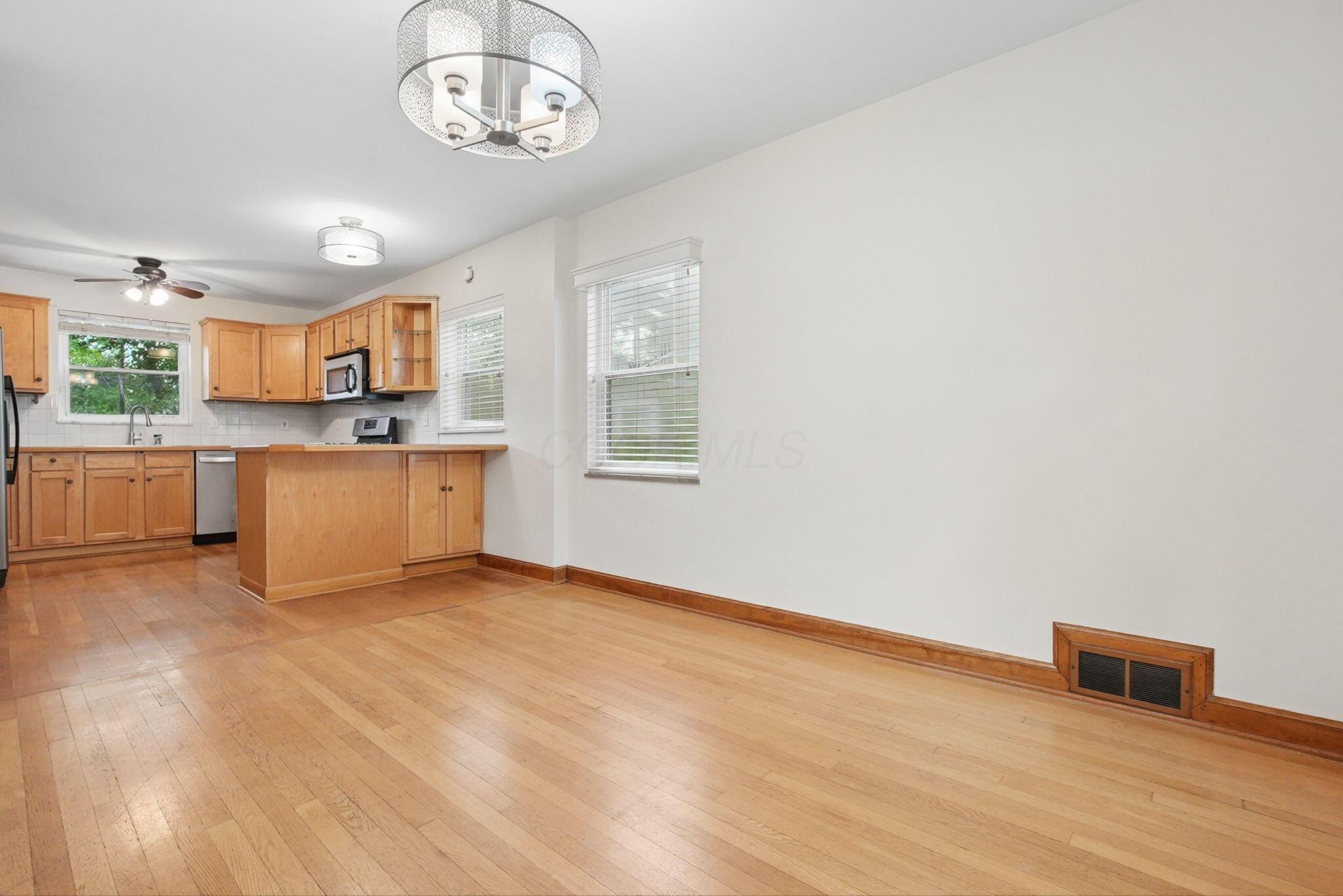 296 E Beaumont Road
