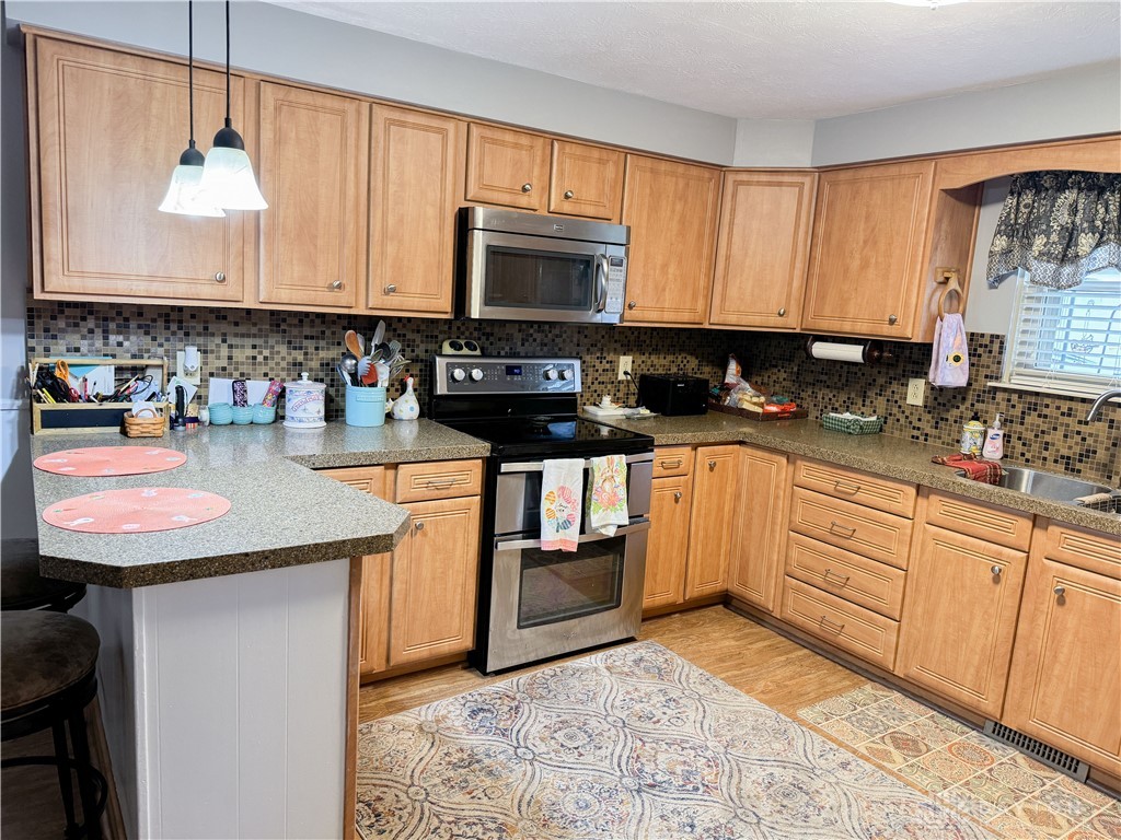 3711 Knollwood Drive