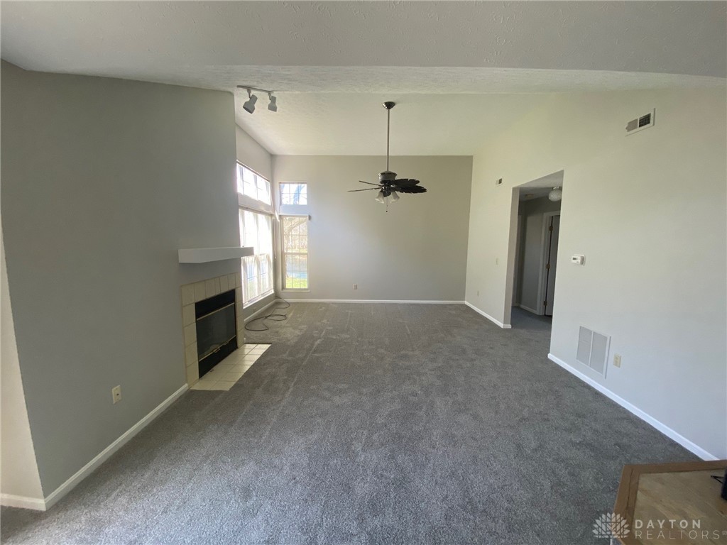 140 Queens Crossing