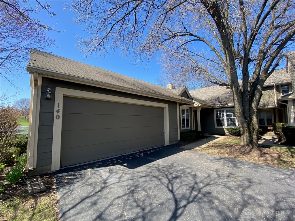 140 Queens Crossing
