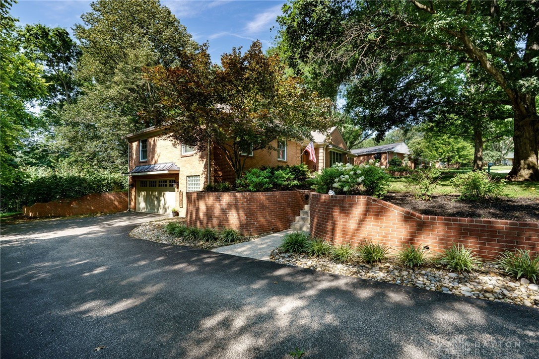 5846 Folkestone Drive