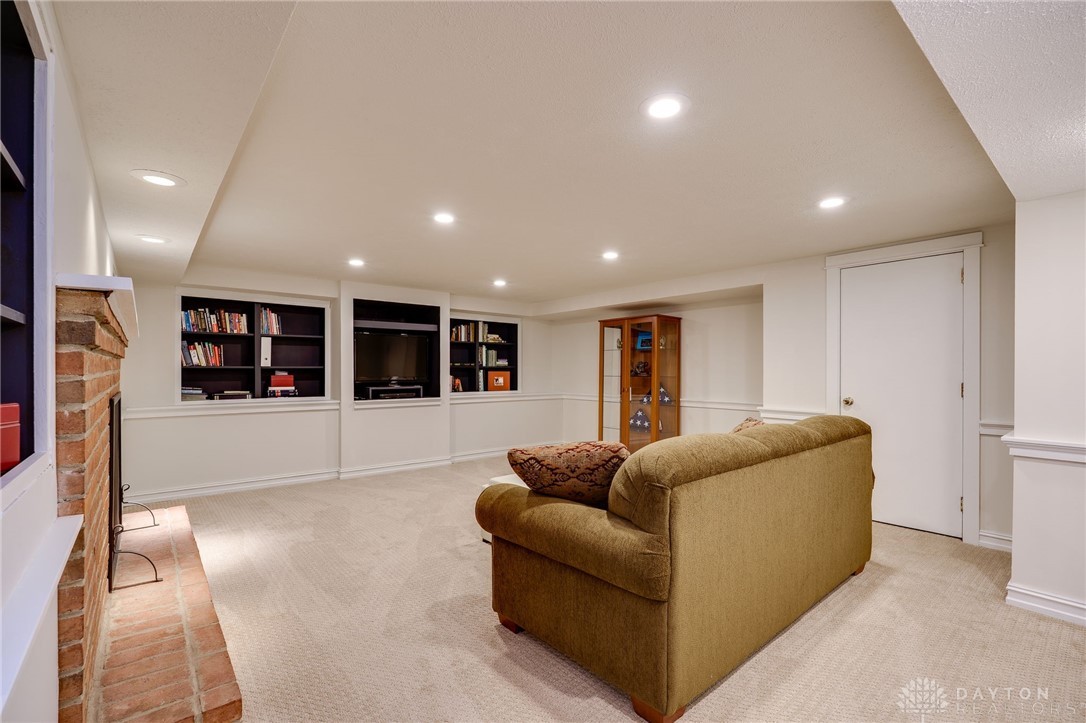 5846 Folkestone Drive