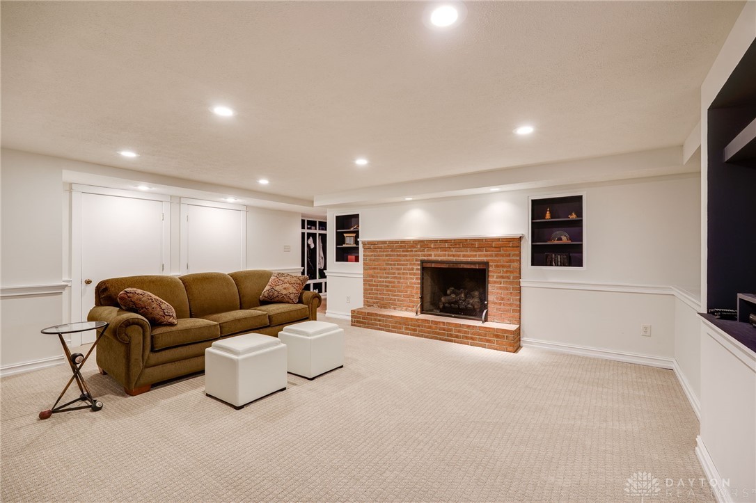 5846 Folkestone Drive