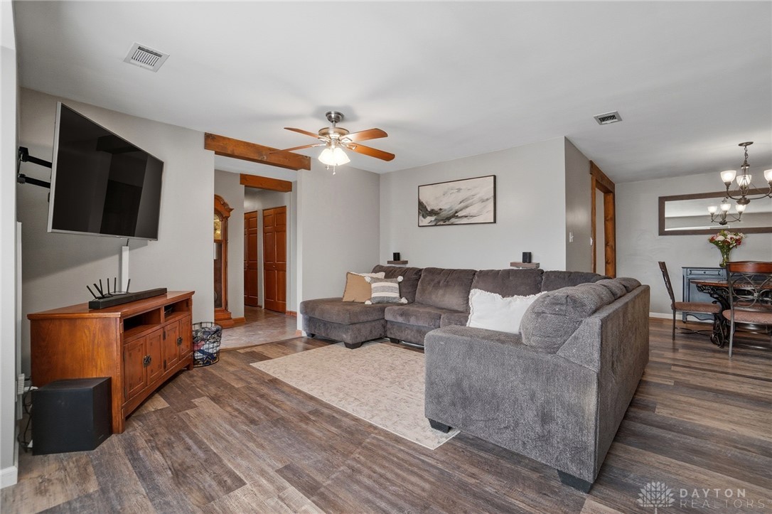 167 W Goodman Drive