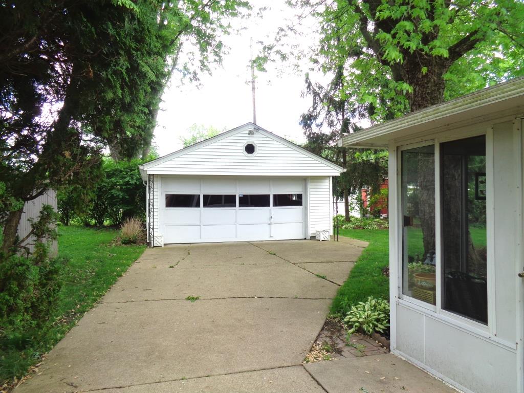 676 Wiltshire Boulevard