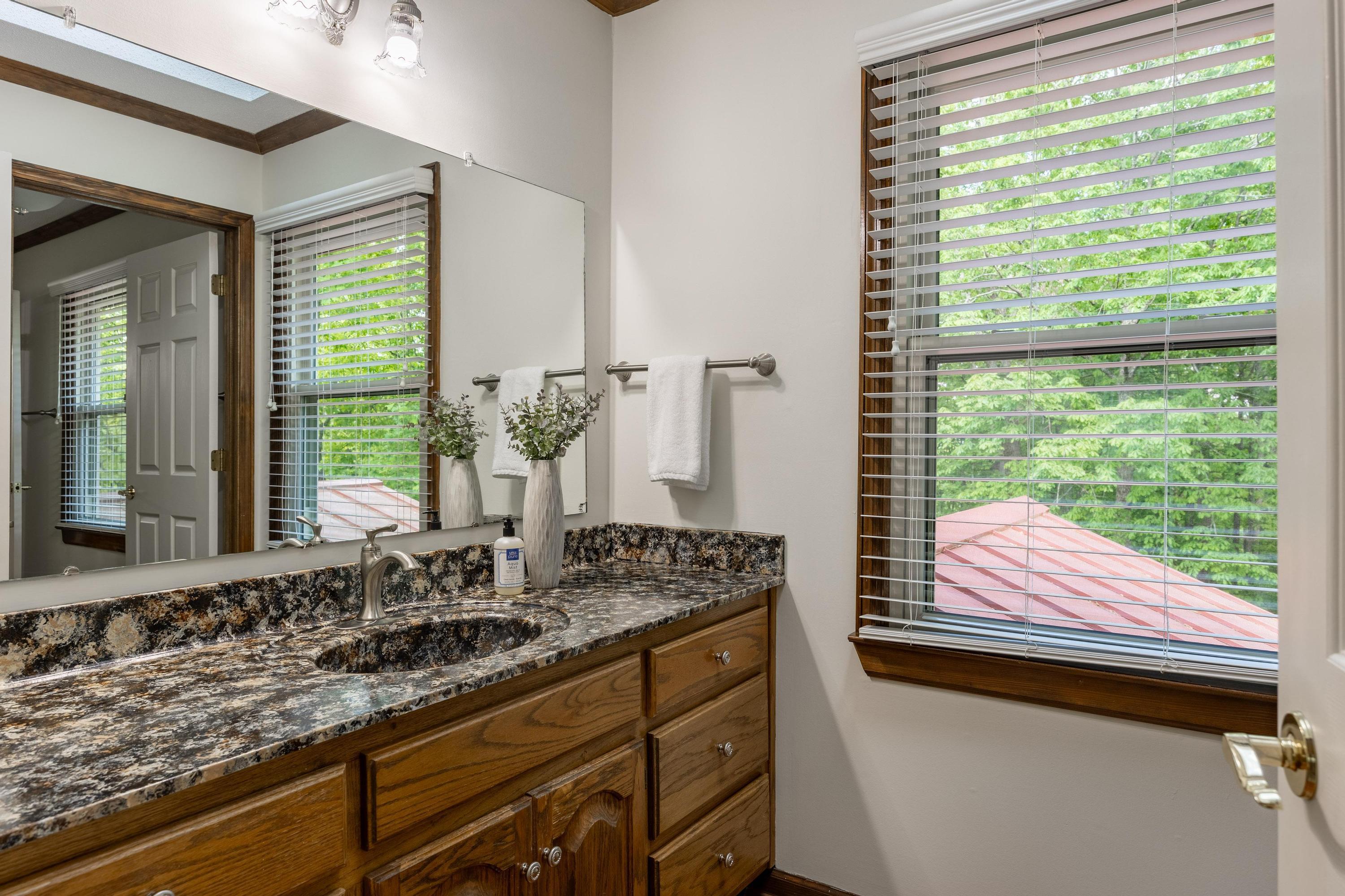 702 Sunset Mountain Dr