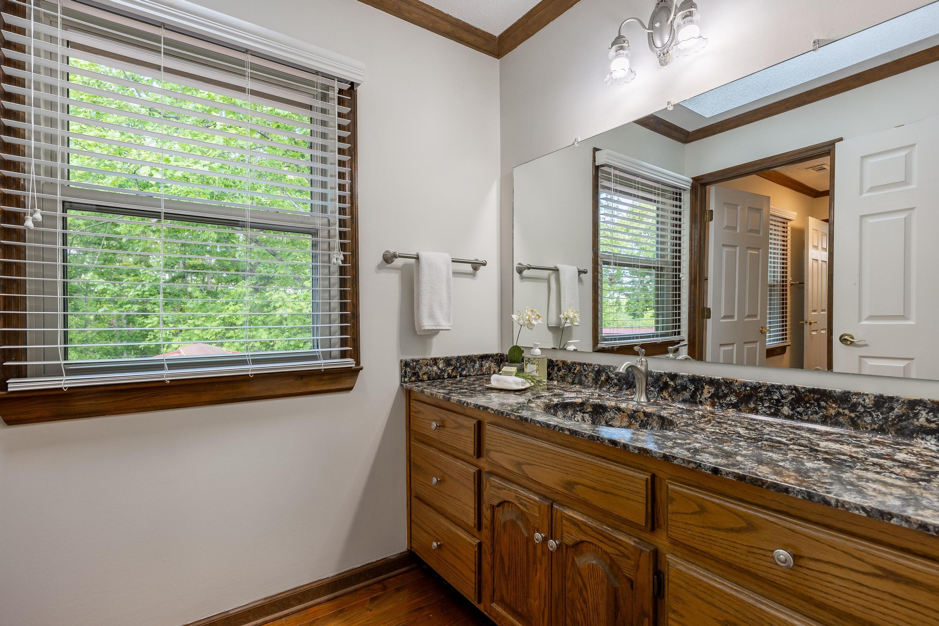 702 Sunset Mountain Dr