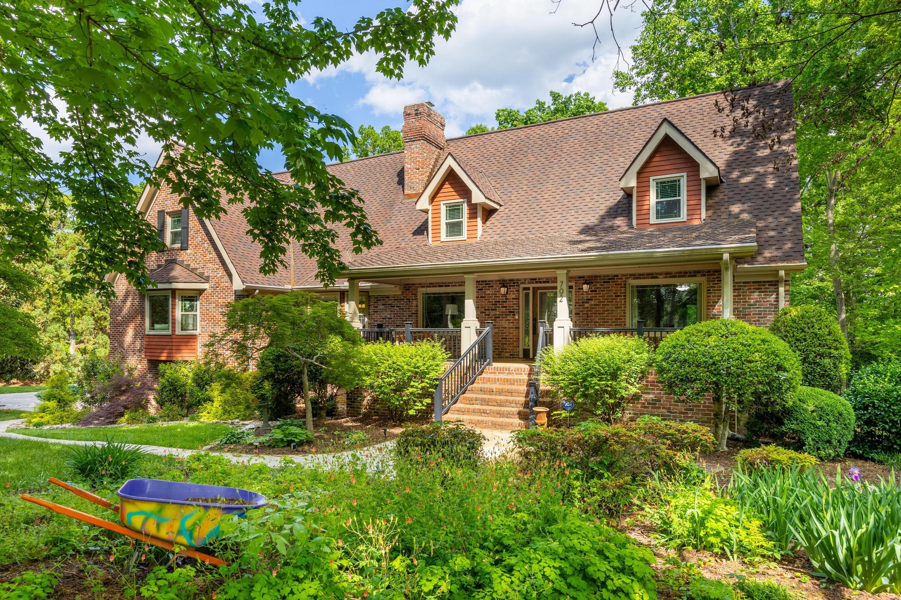 702 Sunset Mountain Dr