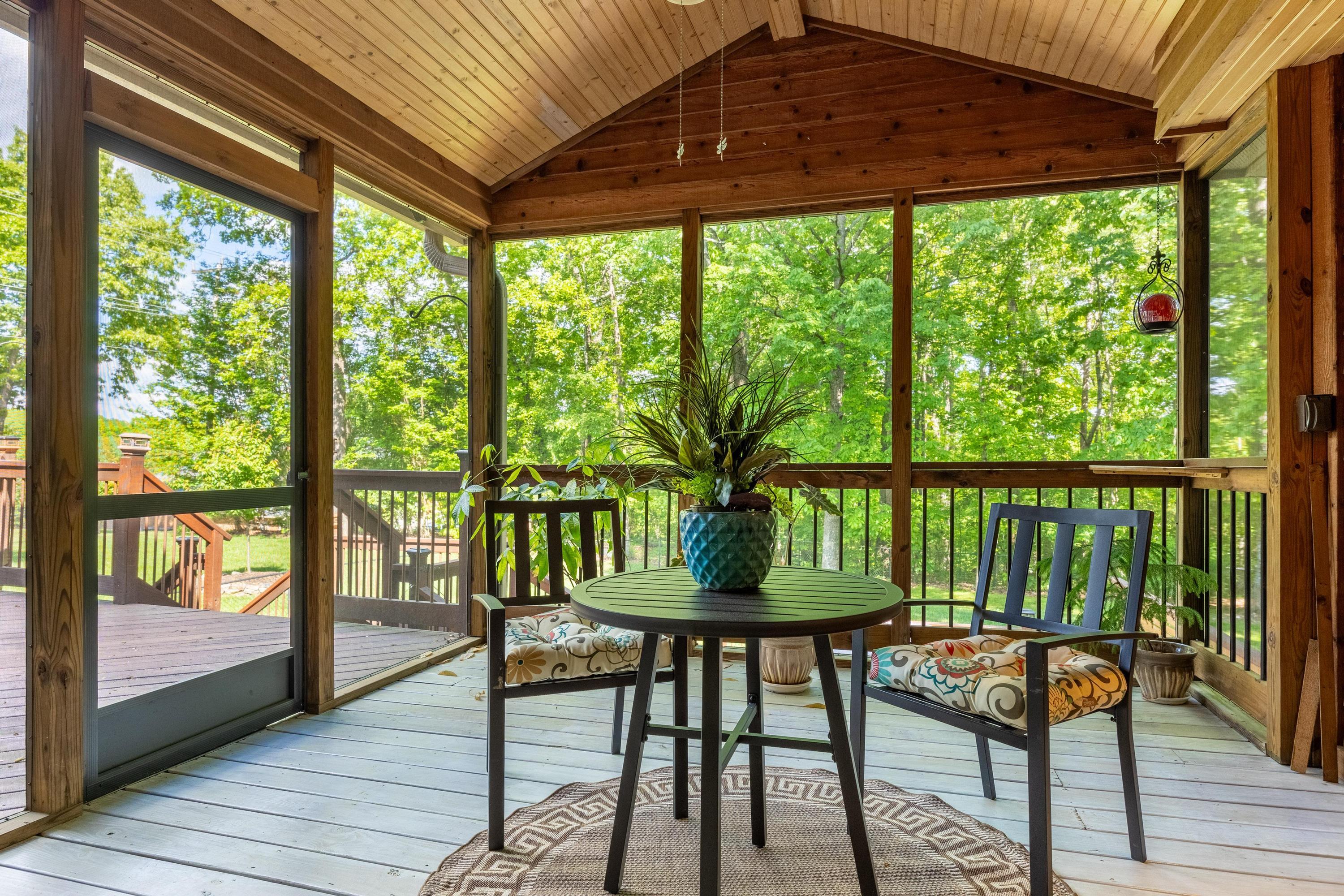 702 Sunset Mountain Dr