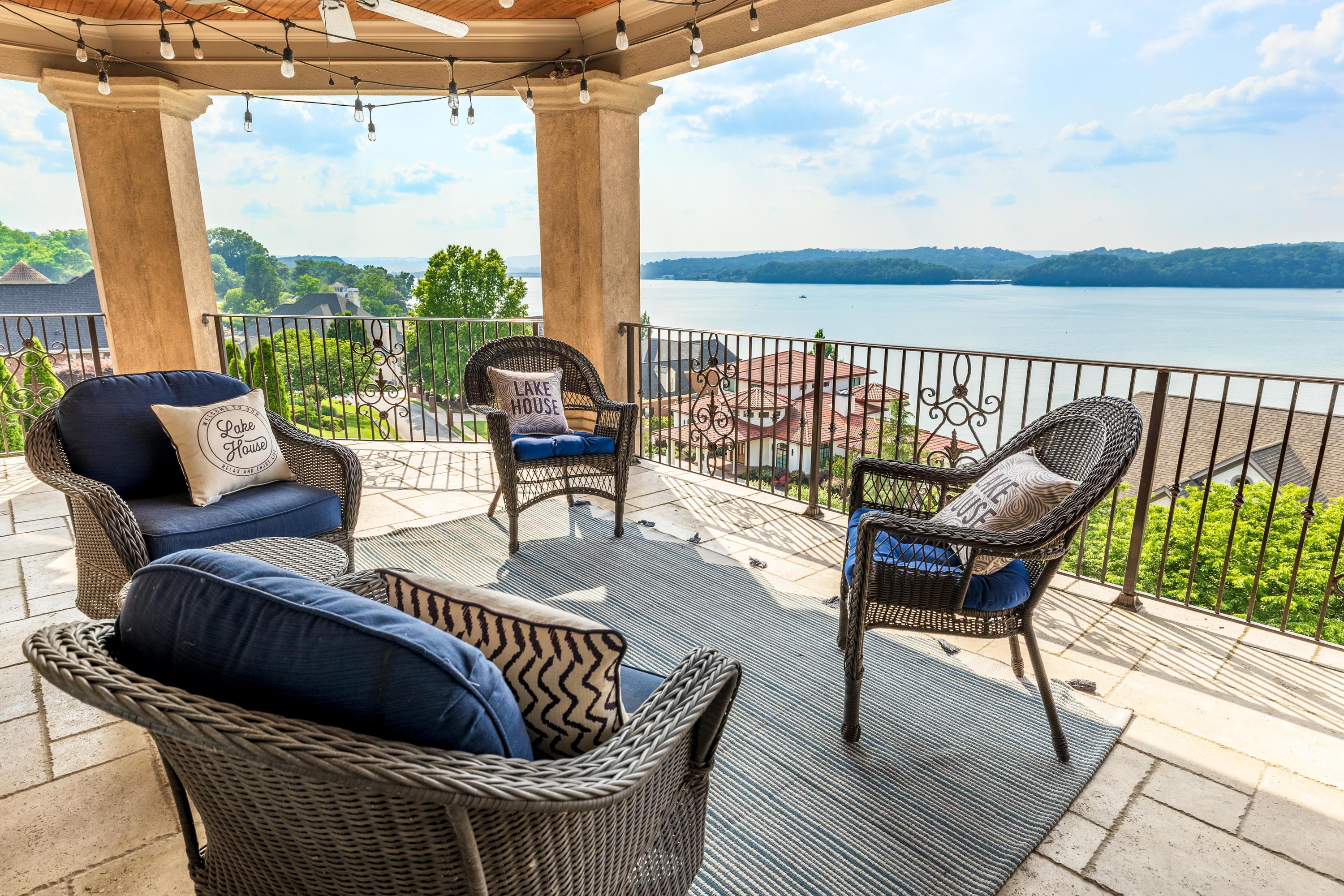 4388 Sailmaker Circle