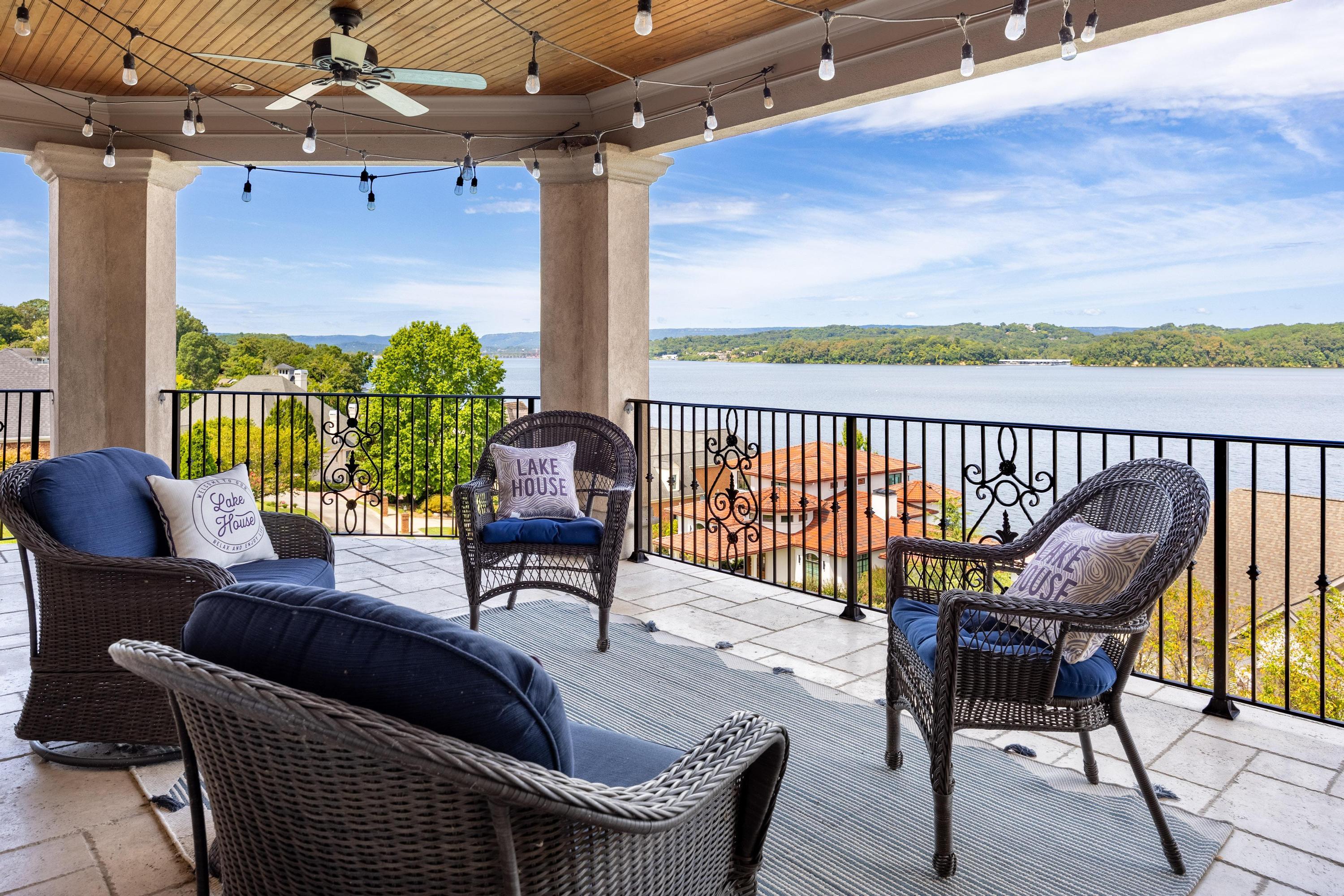 4388 Sailmaker Circle