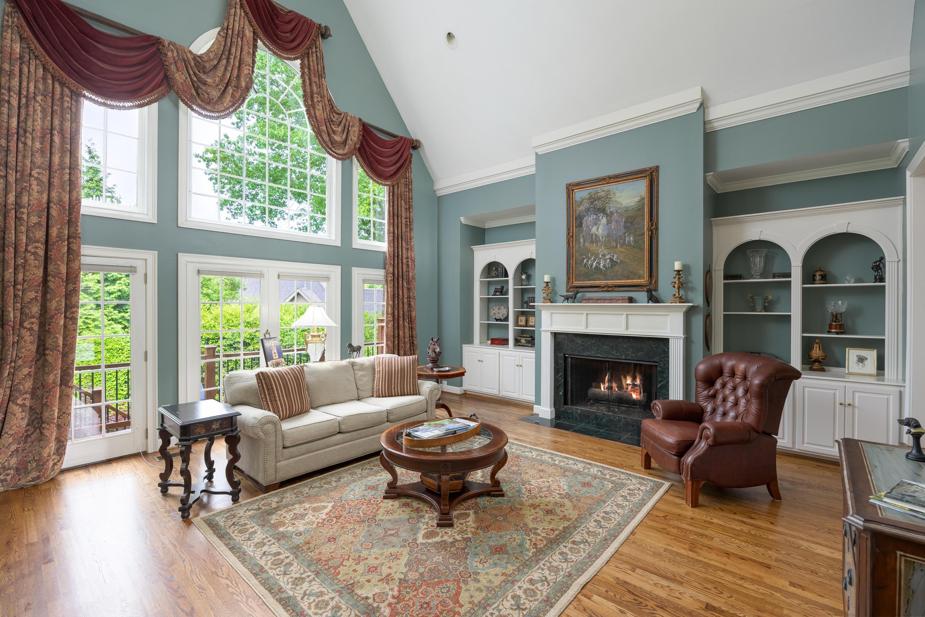 5532 Mountain Breeze Drive