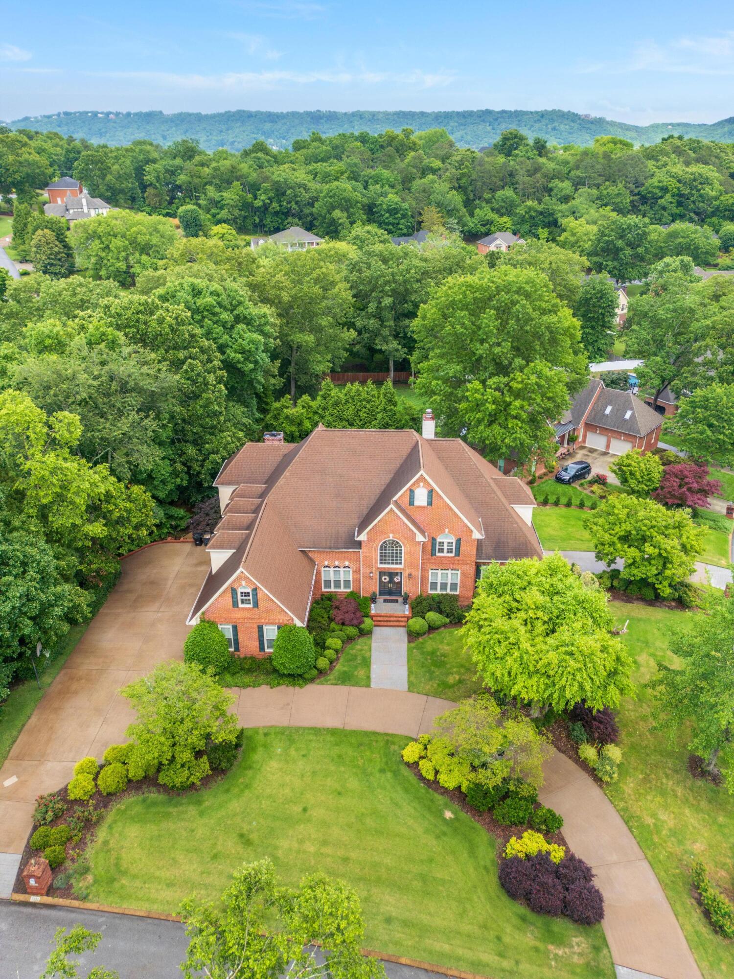 5532 Mountain Breeze Drive