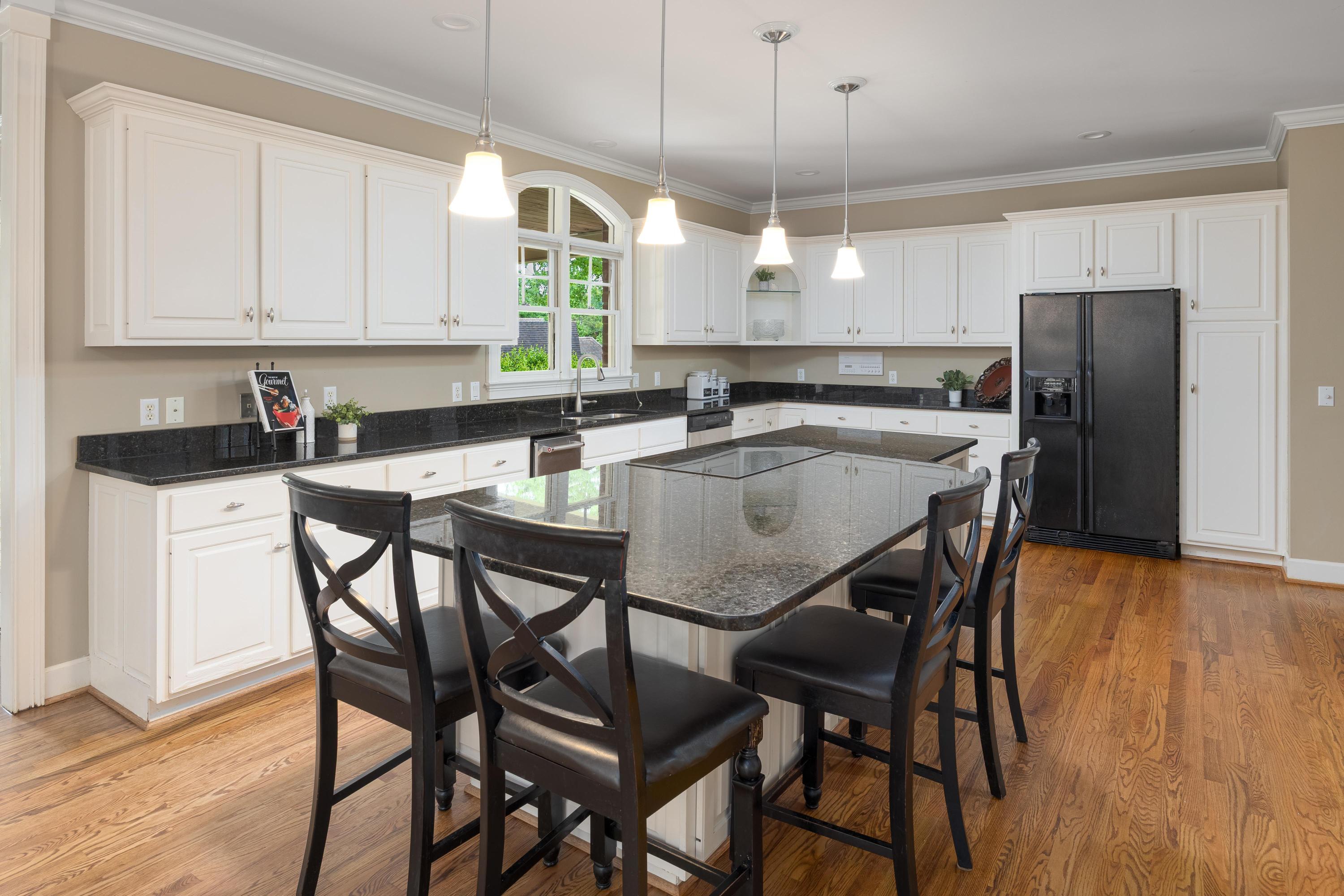 5532 Mountain Breeze Drive