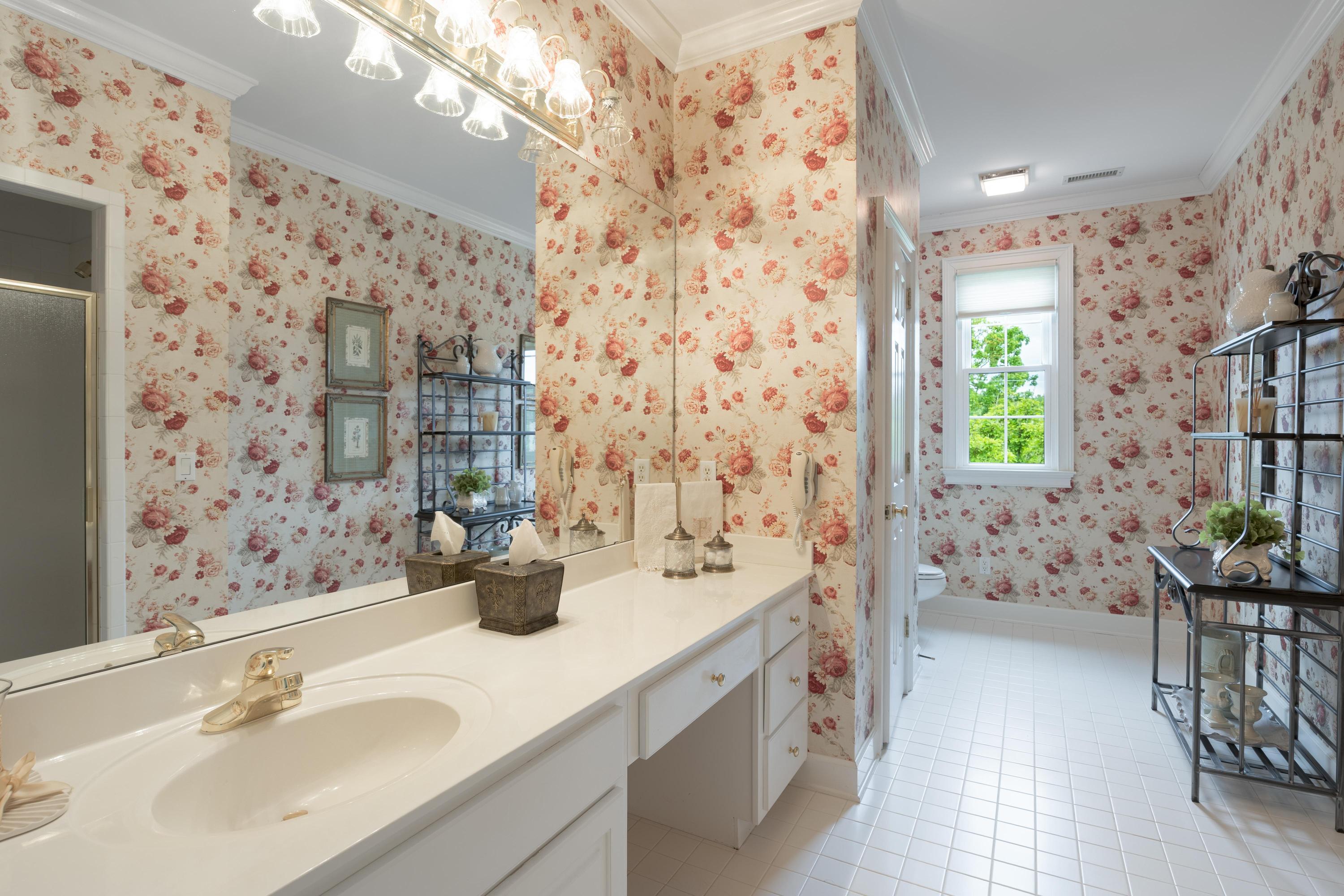 5532 Mountain Breeze Drive