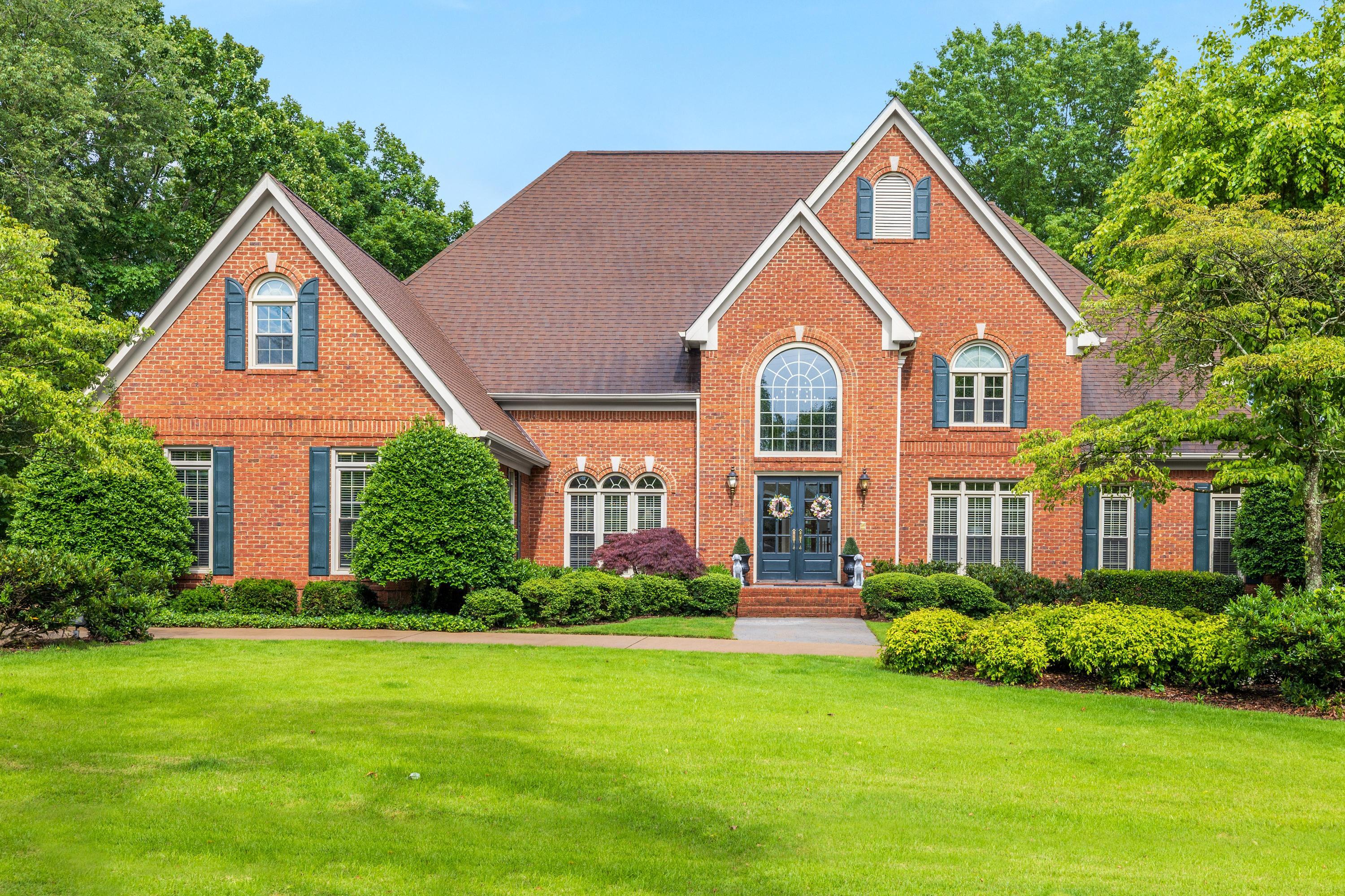 5532 Mountain Breeze Drive