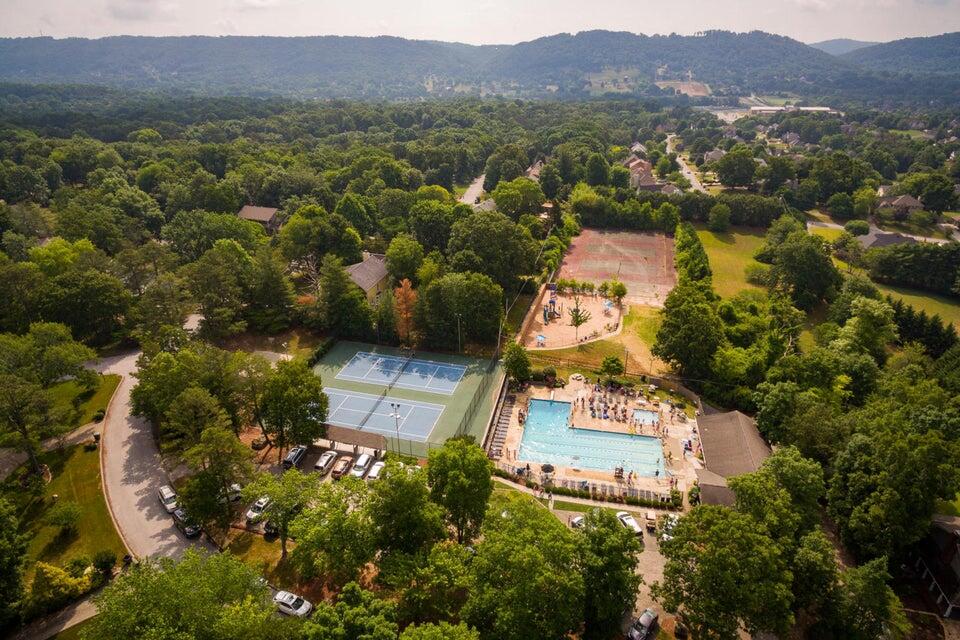 5532 Mountain Breeze Drive