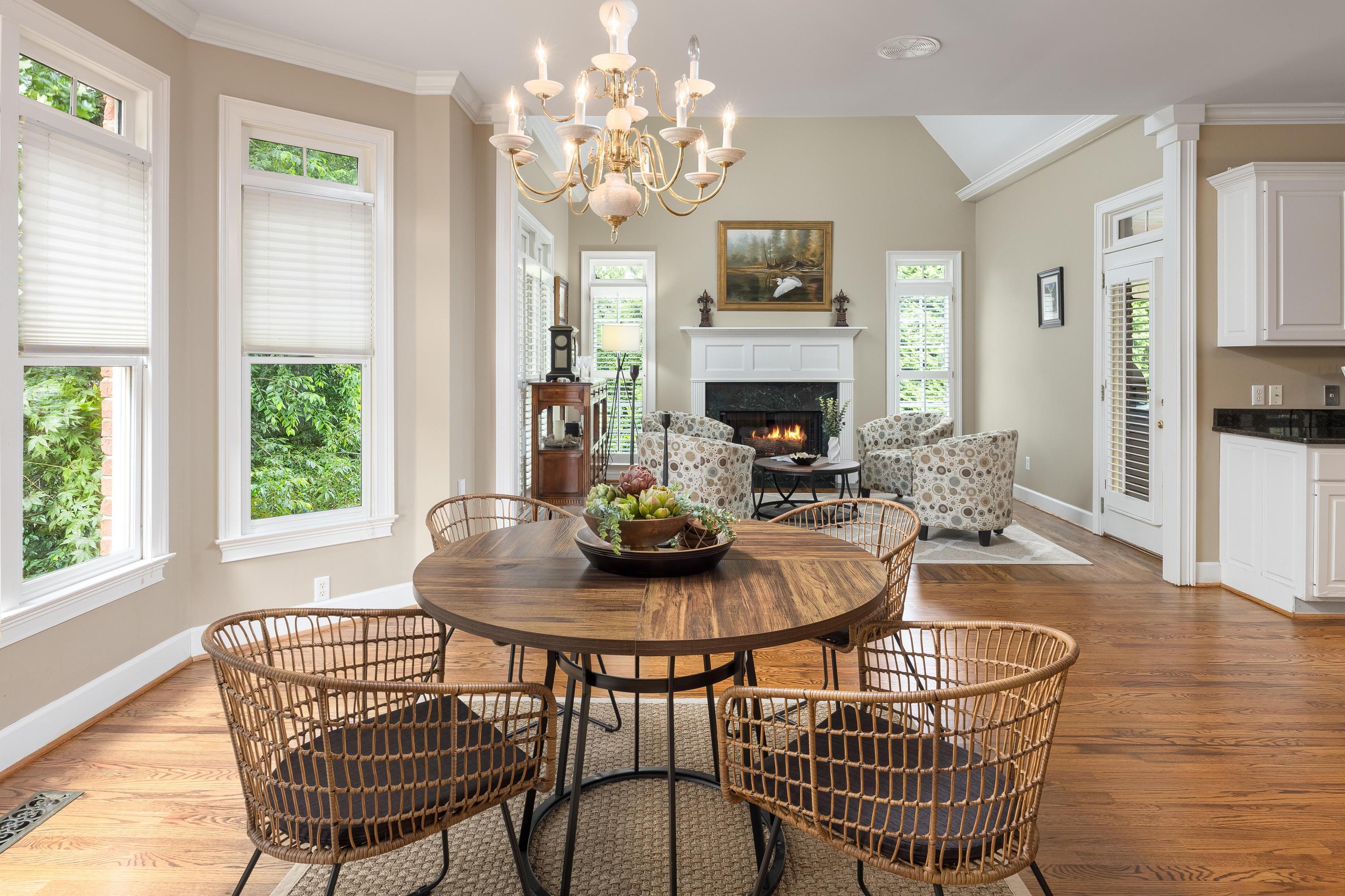 5532 Mountain Breeze Drive