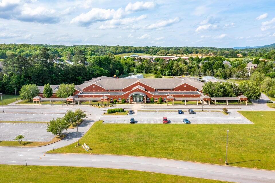 5532 Mountain Breeze Drive