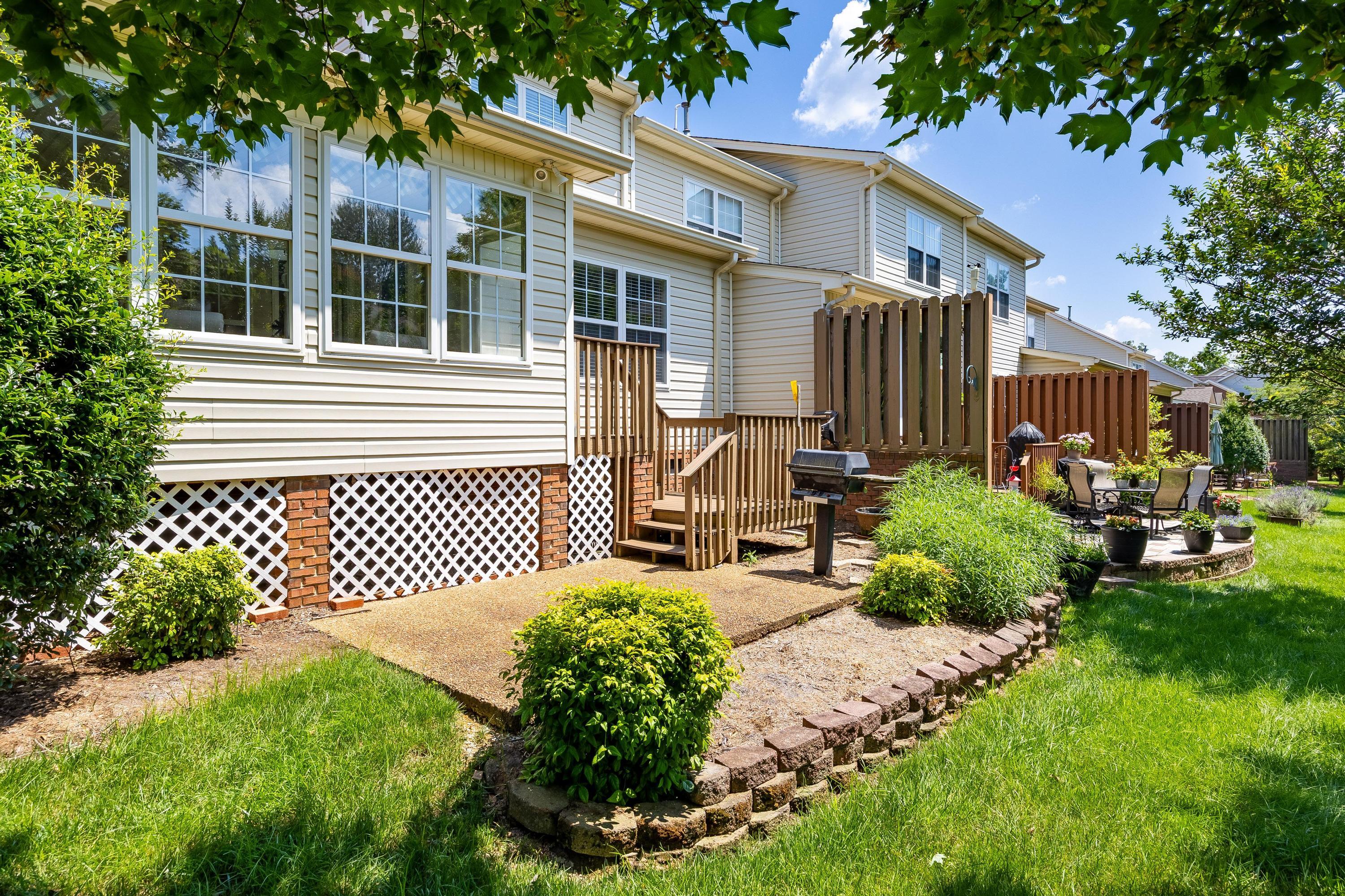 2423 Queens Lace Trail